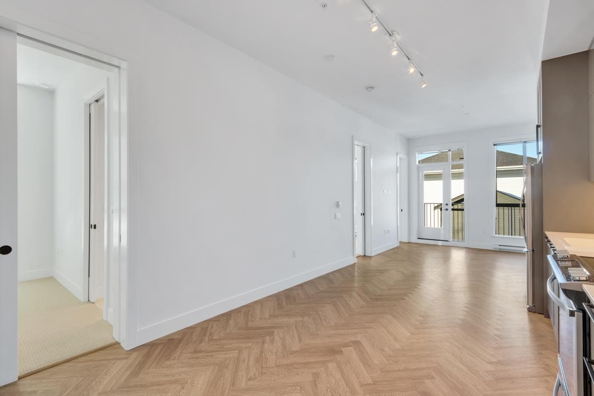 310 - 14968 101a Avenue, Surrey, V3R 0T1 — photo 1
