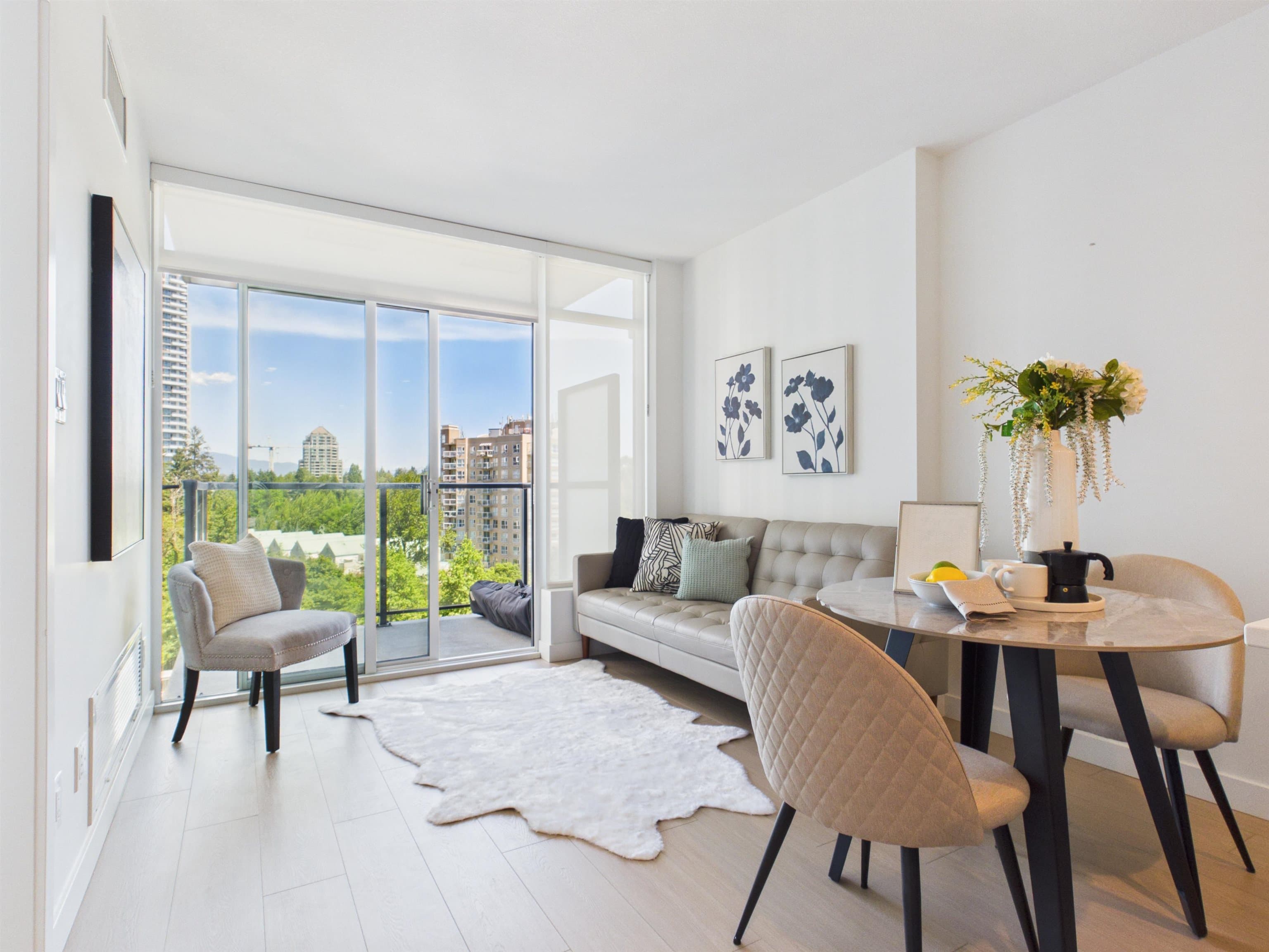 805 - 13745 George Junction, Surrey