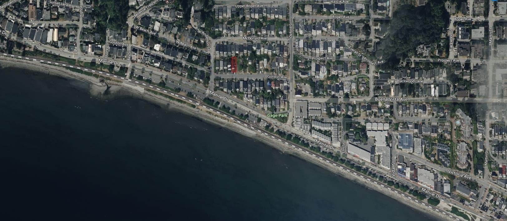 14729 Gordon Avenue, White Rock, V4B 2A6 — photo 2