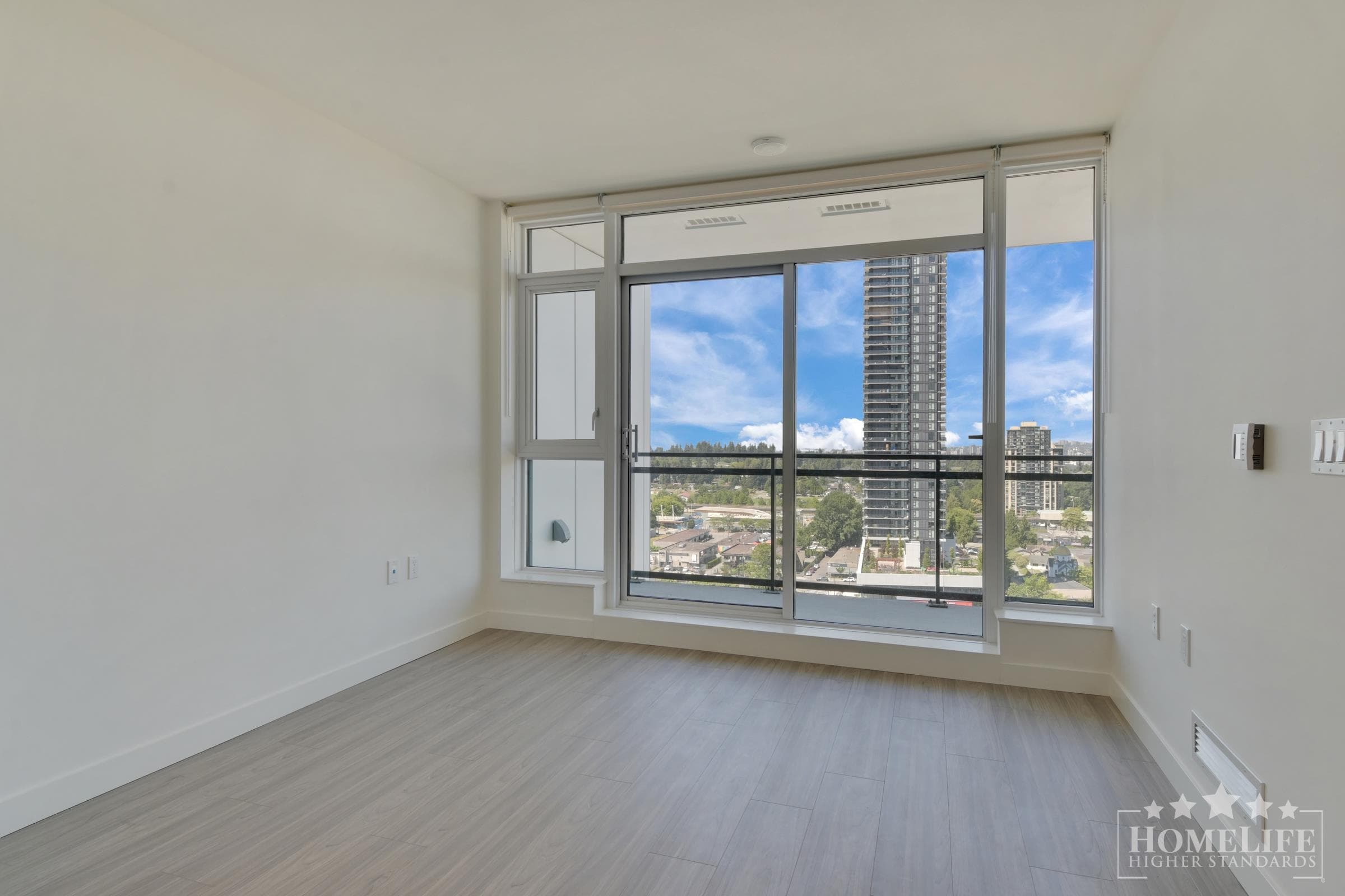 1507 - 13675 107a Avenue, Surrey, V3T 0X2 — photo 3