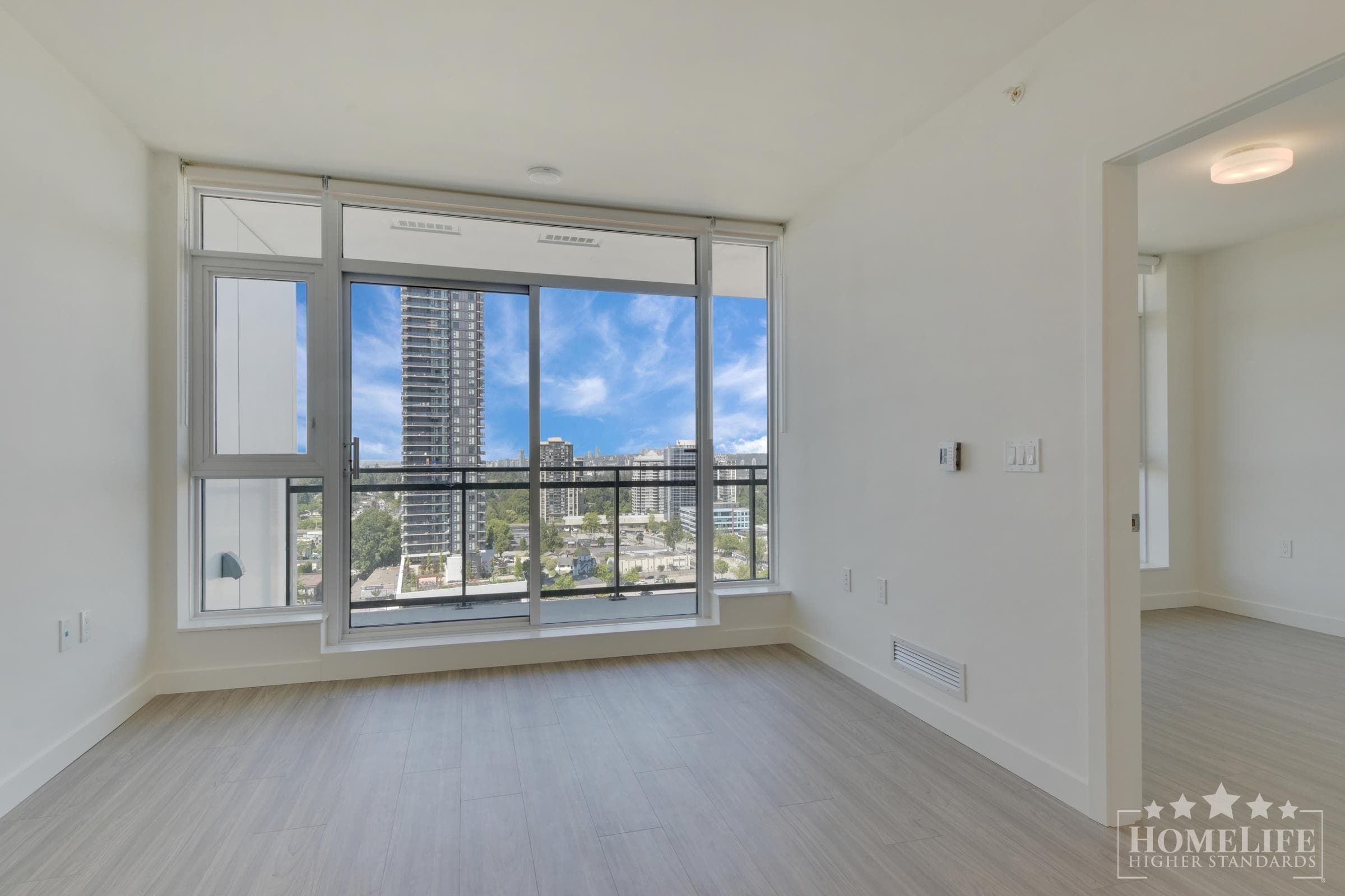 1507 - 13675 107a Avenue, Surrey, V3T 0X2 — photo 4