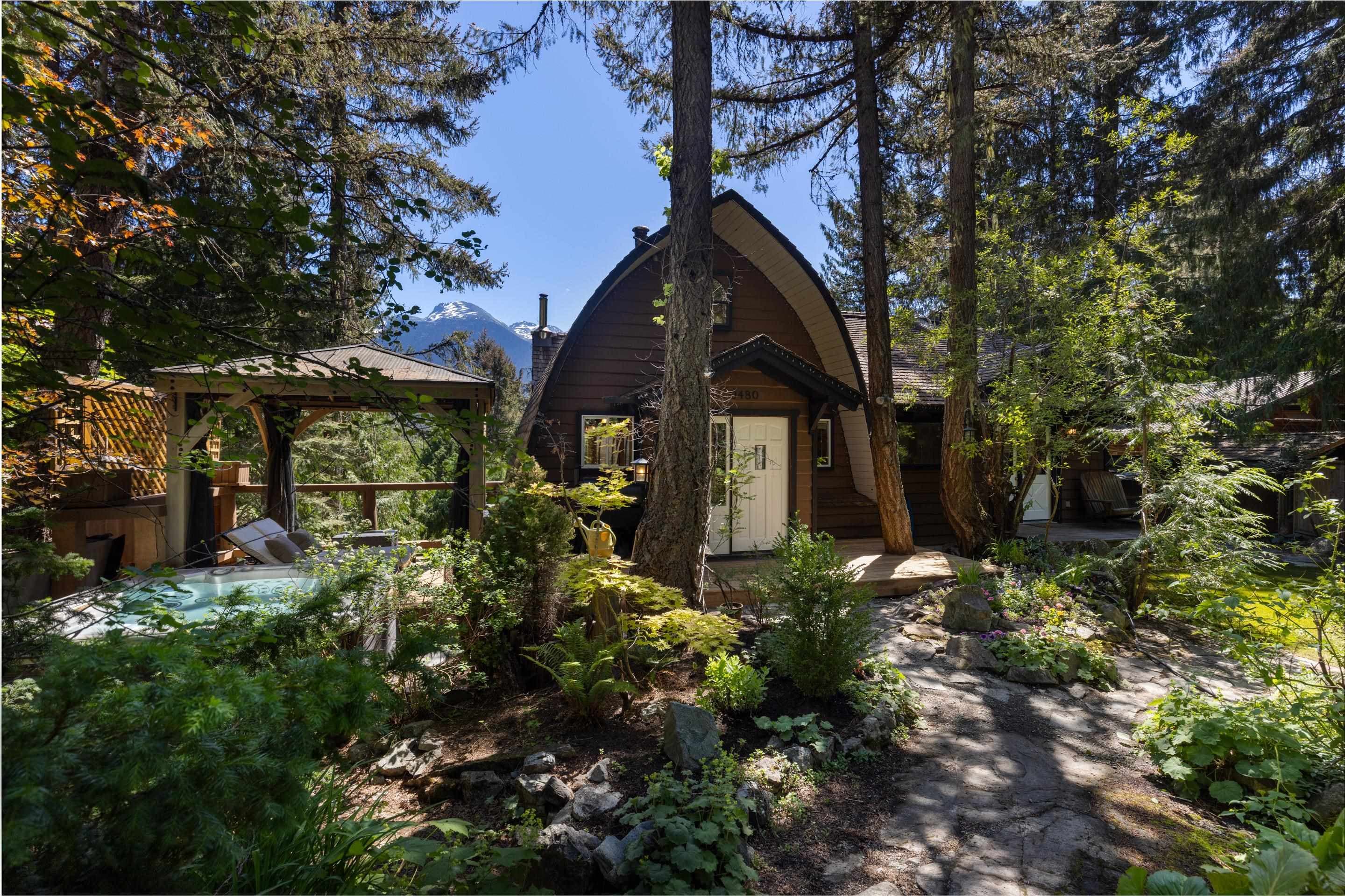 9480 Emerald Drive, Whistler, V8E 0G5 — photo 1