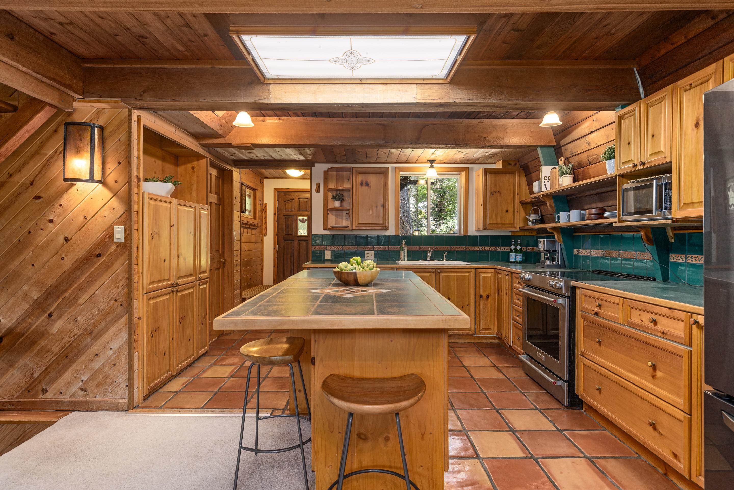 9480 Emerald Drive, Whistler, V8E 0G5 — photo 5