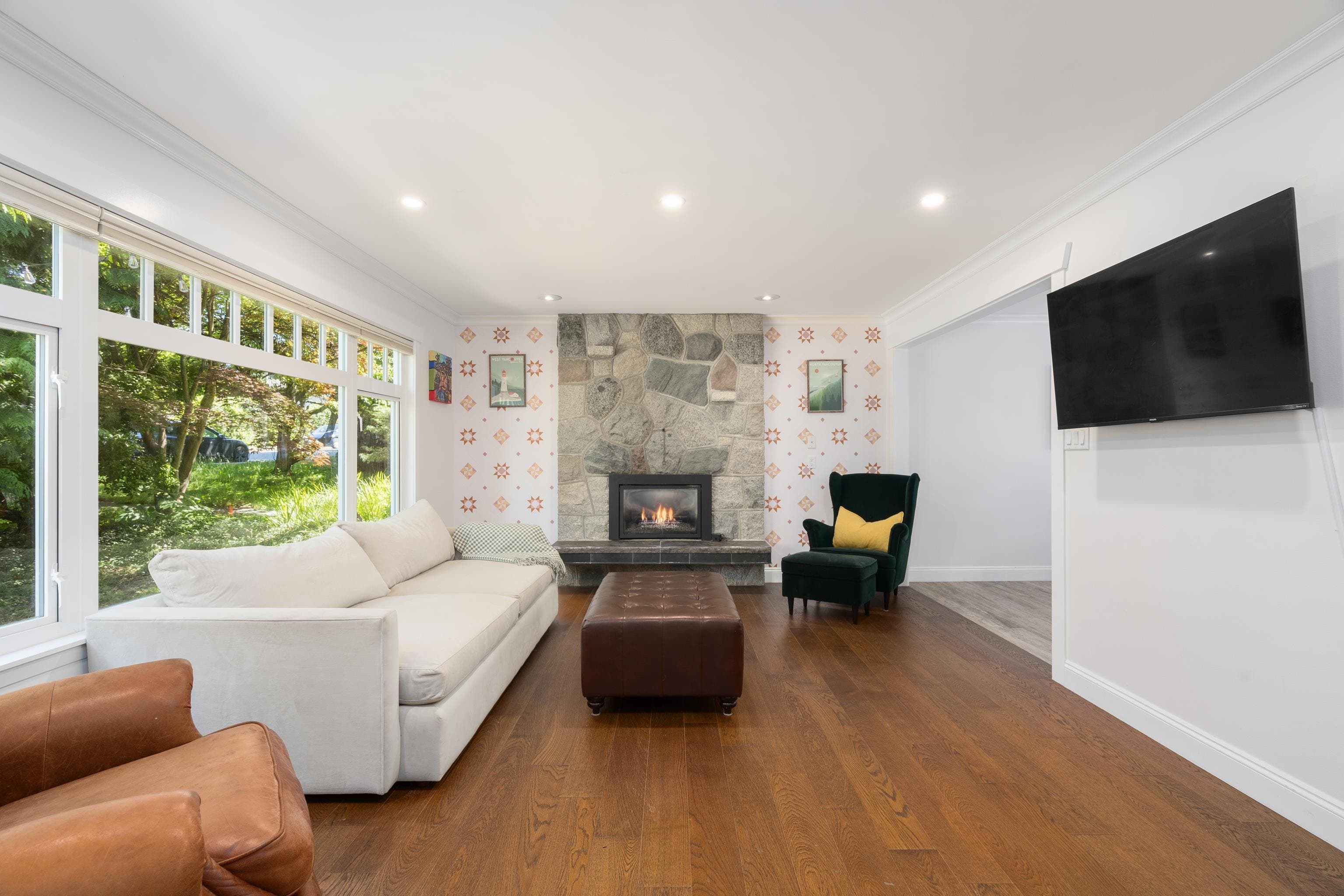 457 W 23rd Street, North Vancouver, V7M 2B8 — photo 1