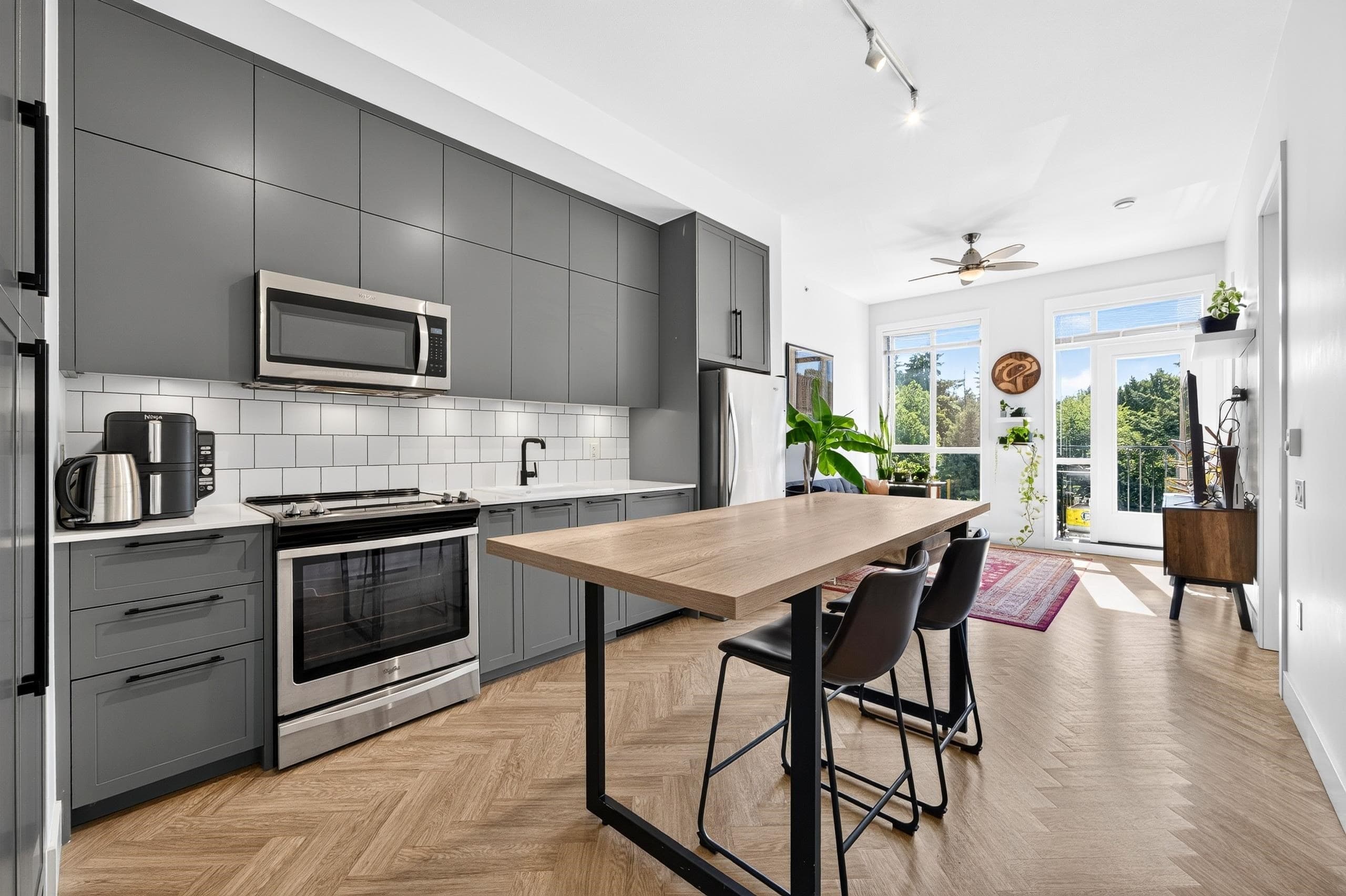 407 - 10168 149 Street, Surrey, V3R 0E9 — photo 1