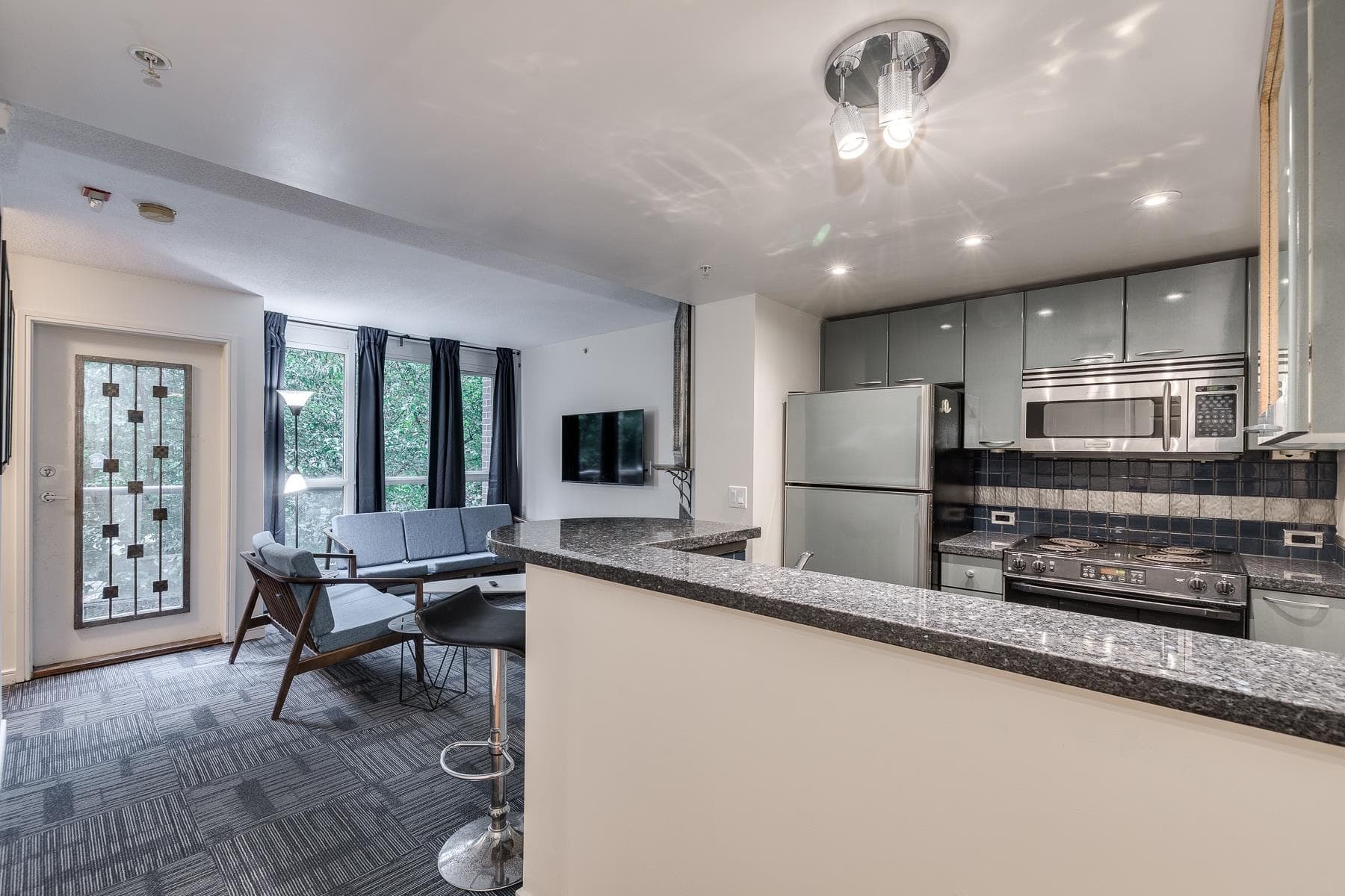TH - 887 Helmcken Street Street, Vancouver, V6Z 1B1 — photo 3