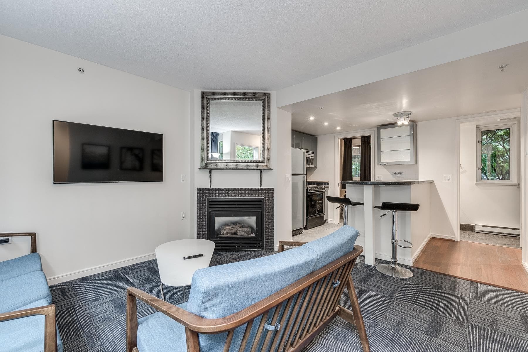 TH - 887 Helmcken Street Street, Vancouver, V6Z 1B1 — photo 4