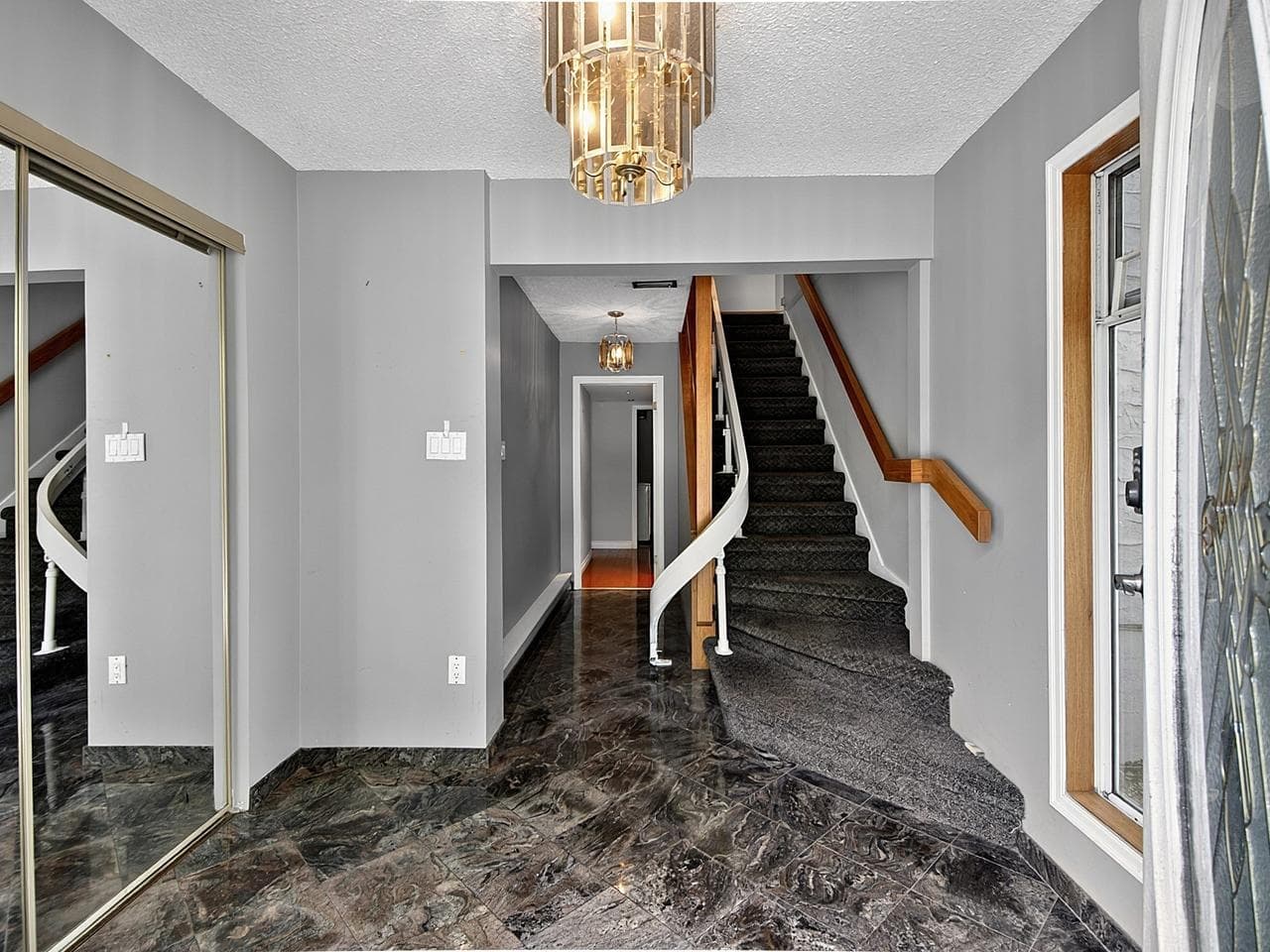 1106 Heywood Street, North Vancouver, V7L 1H4 — photo 2