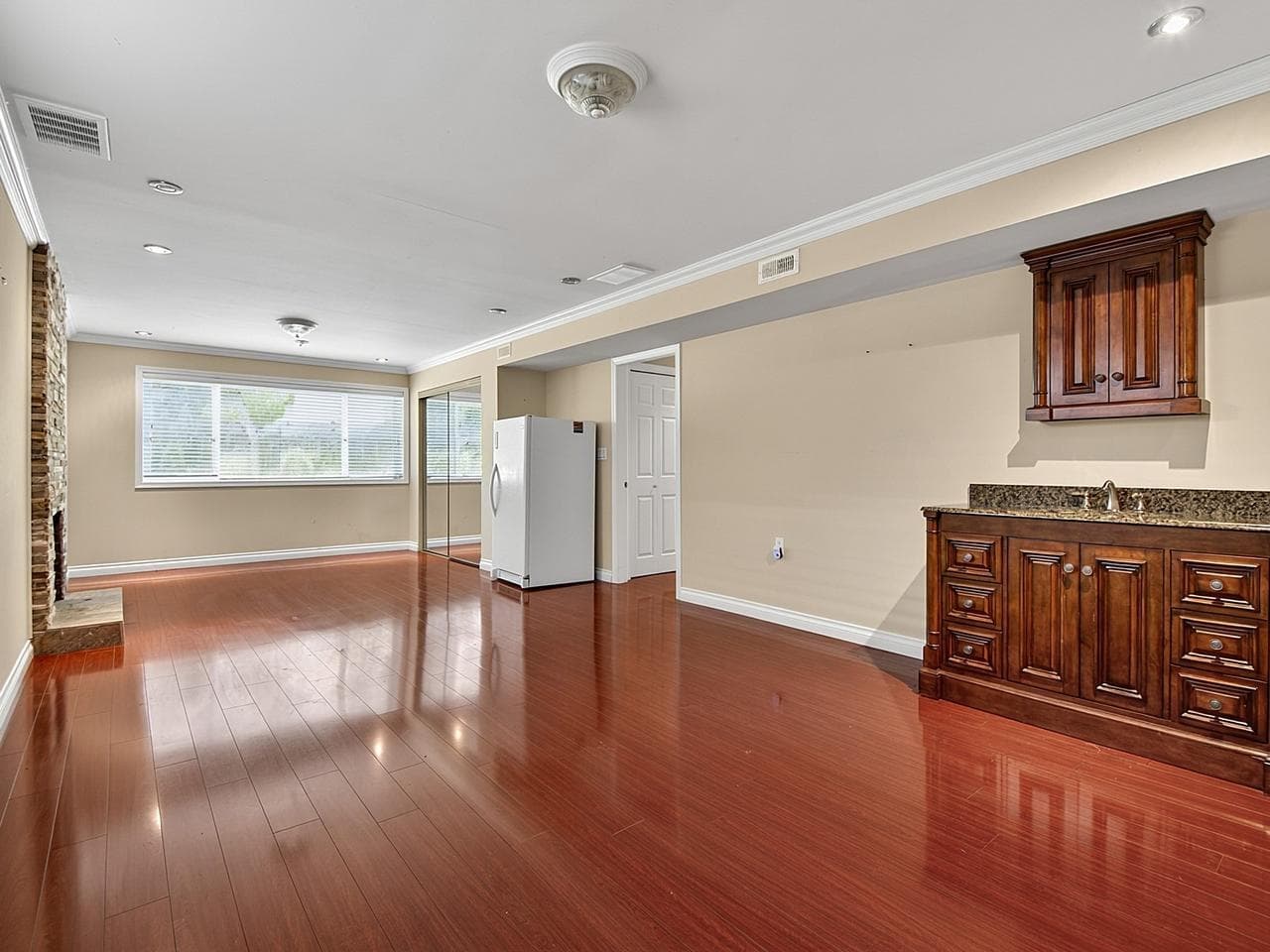 1106 Heywood Street, North Vancouver, V7L 1H4 — photo 3