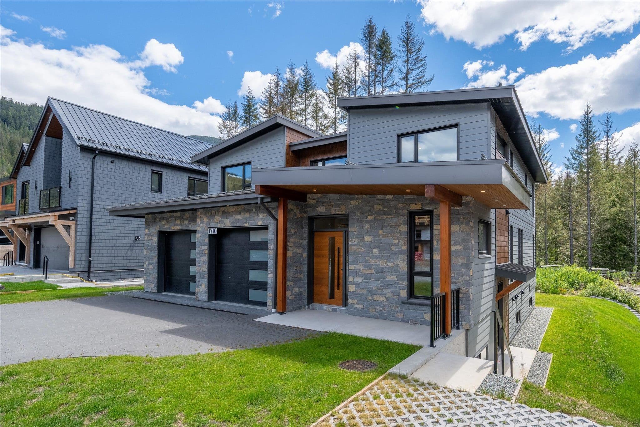1710 River Run Place, Whistler