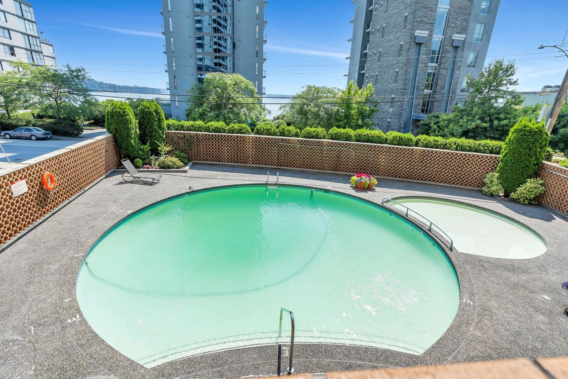 402 - 2135 Argyle Avenue, West Vancouver, V7V 1A5 — photo 3