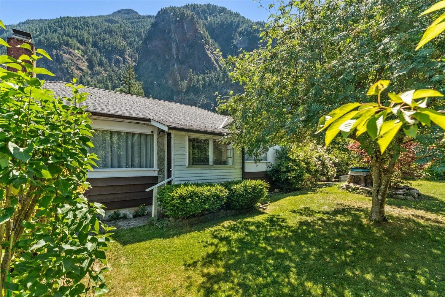19834 Peter Street, Hope