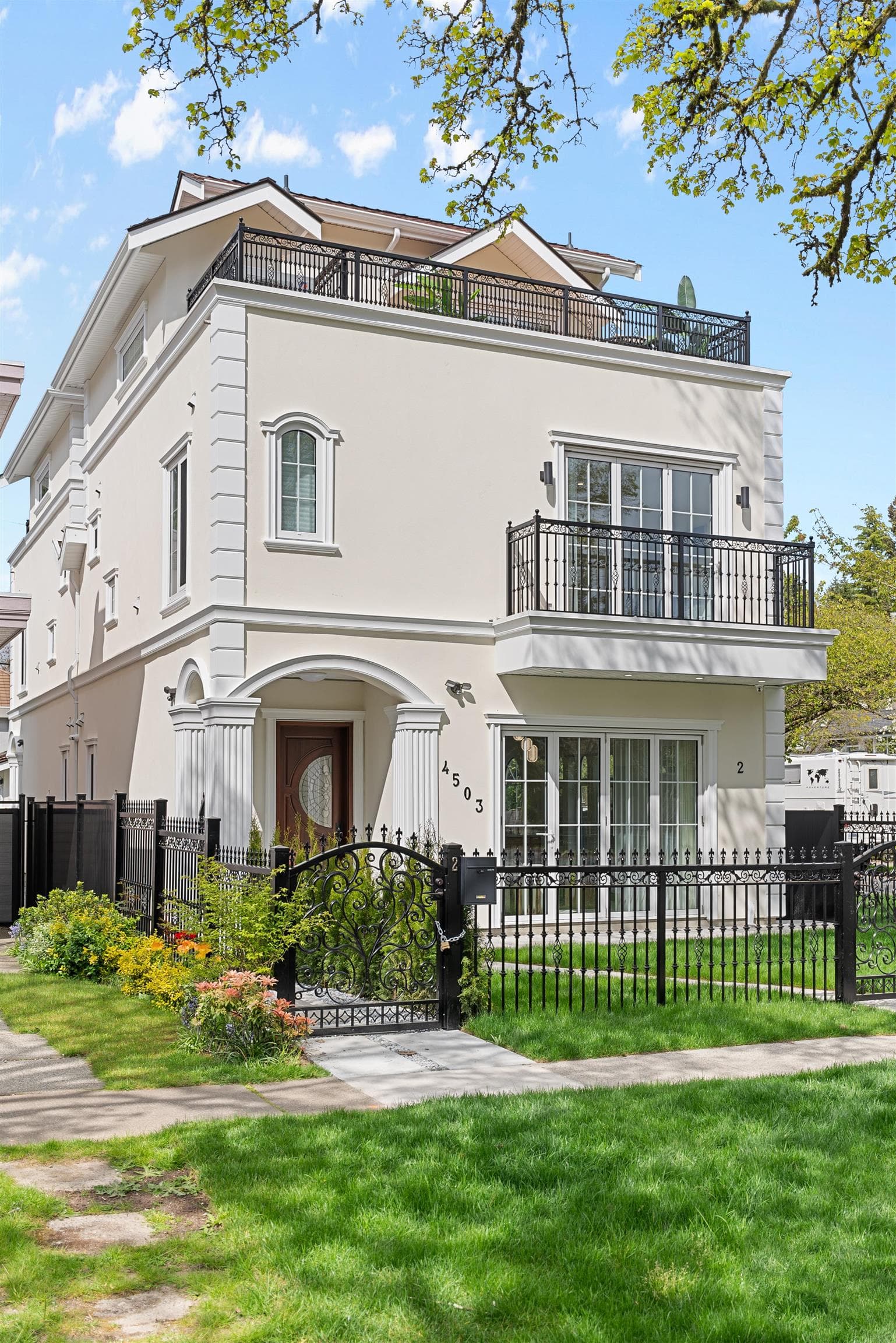 2 - 4503 W 15th Avenue, Vancouver