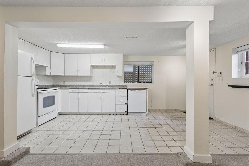 Ground level - 3229 W 11th Avenue, Vancouver, V6K 2M9 — photo 4