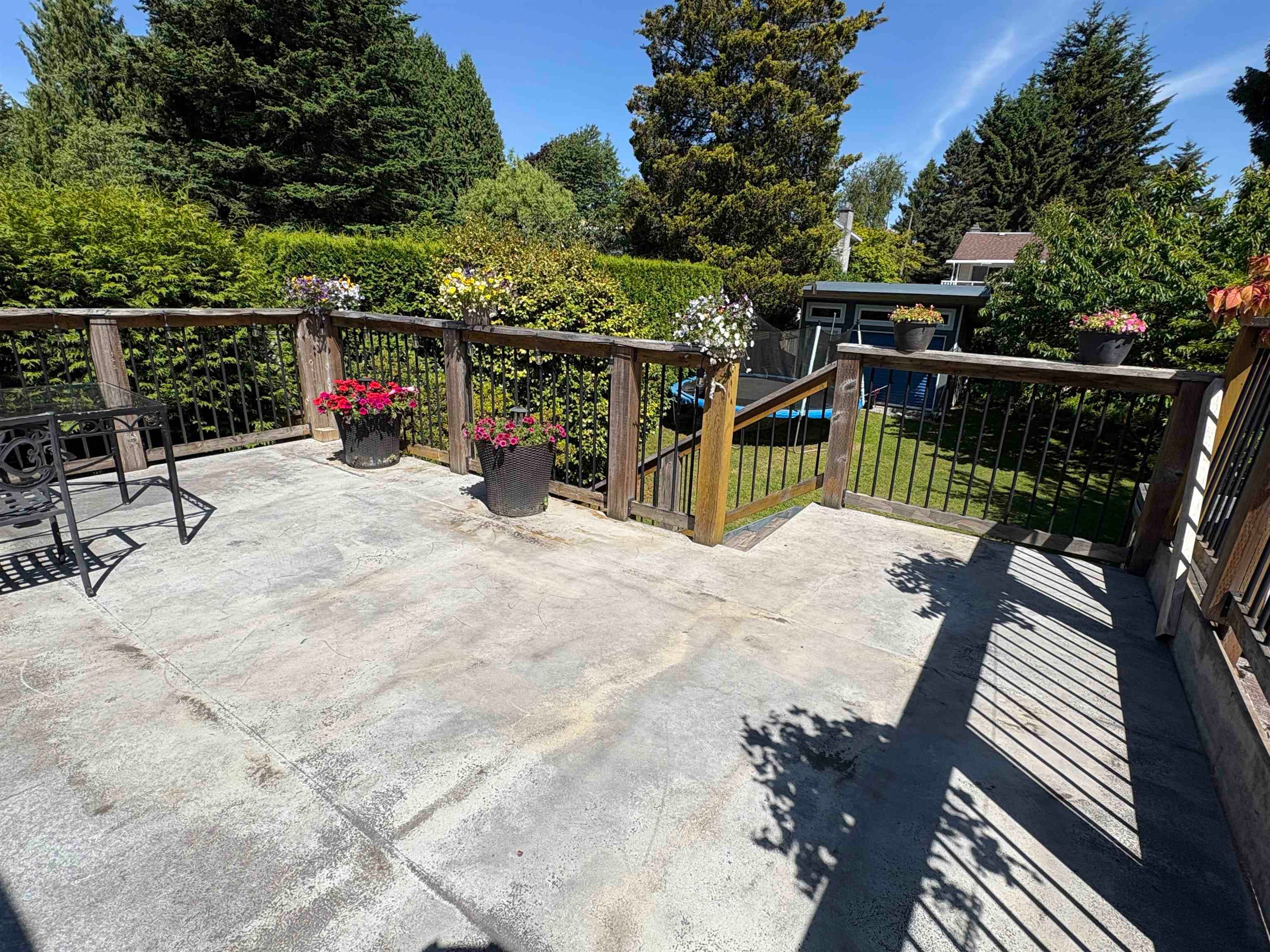 15847 Russell Avenue, White Rock, V4B 2S5 — photo 2