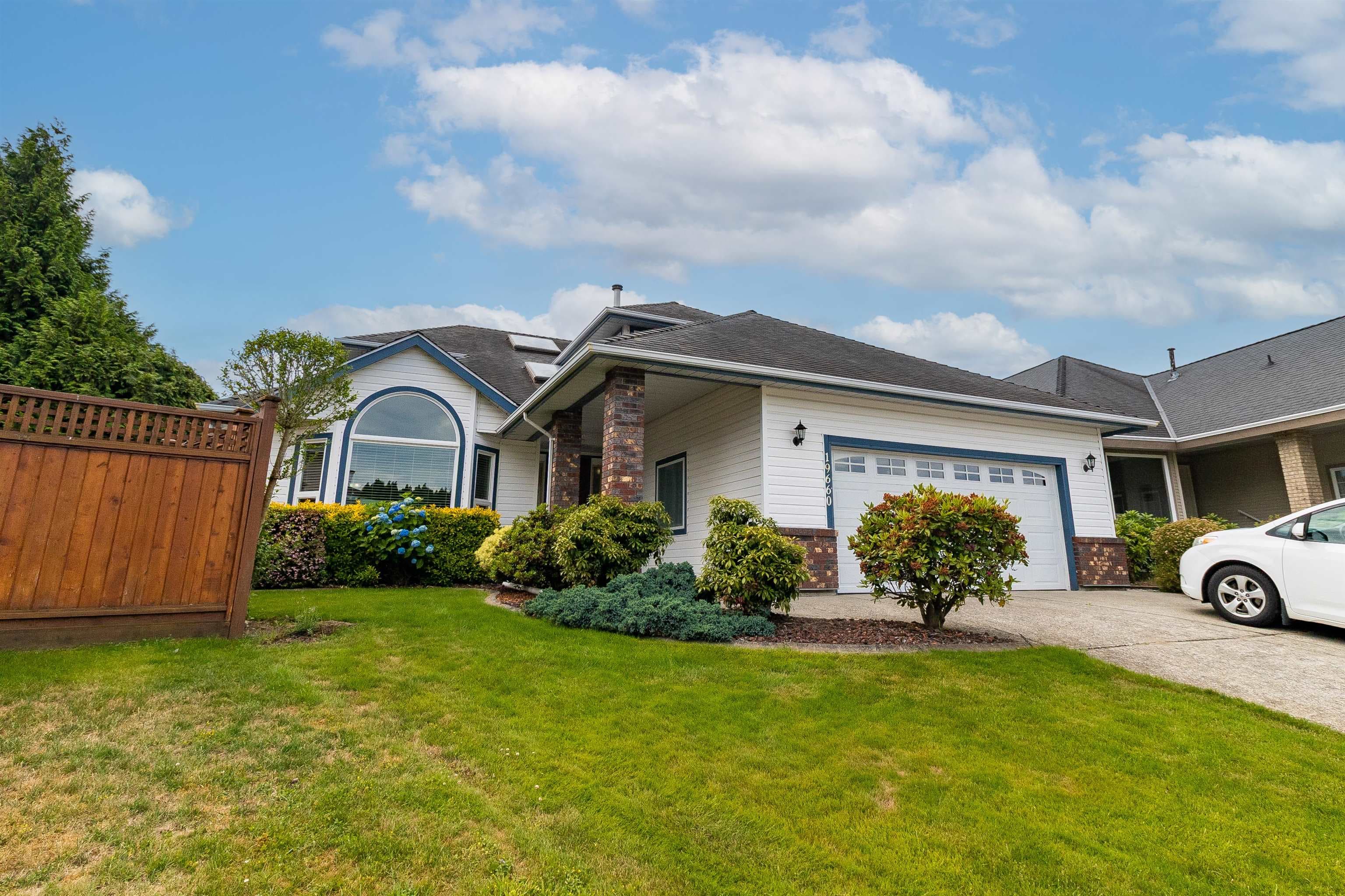 19660 Cedar Lane, Pitt Meadows, V3Y 2E4 — photo 1