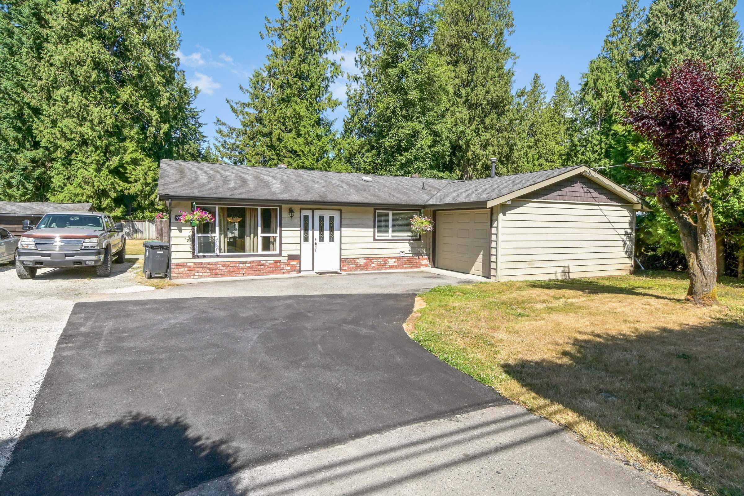 4323 200 Street, Langley, V3A 1L2 — photo 1