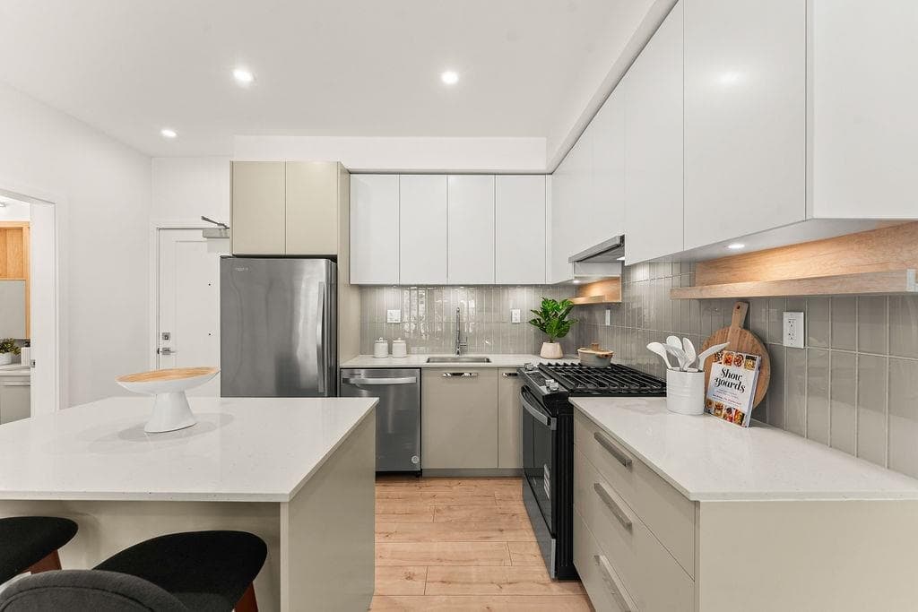 124 - 13788 76 Avenue, Surrey, V3W 3V9 — photo 3