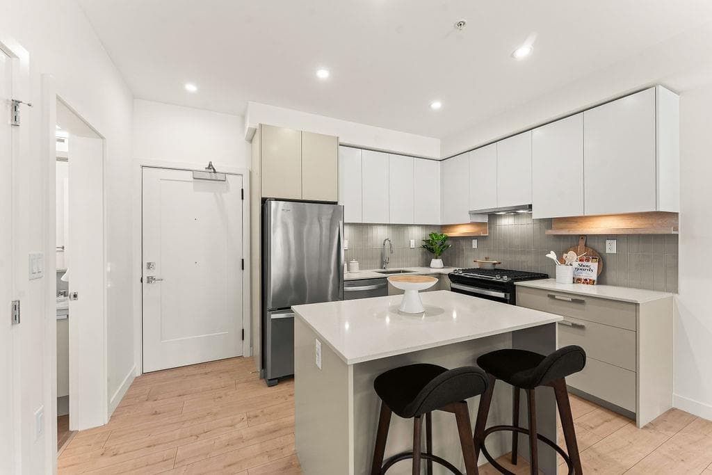 124 - 13788 76 Avenue, Surrey, V3W 3V9 — photo 5