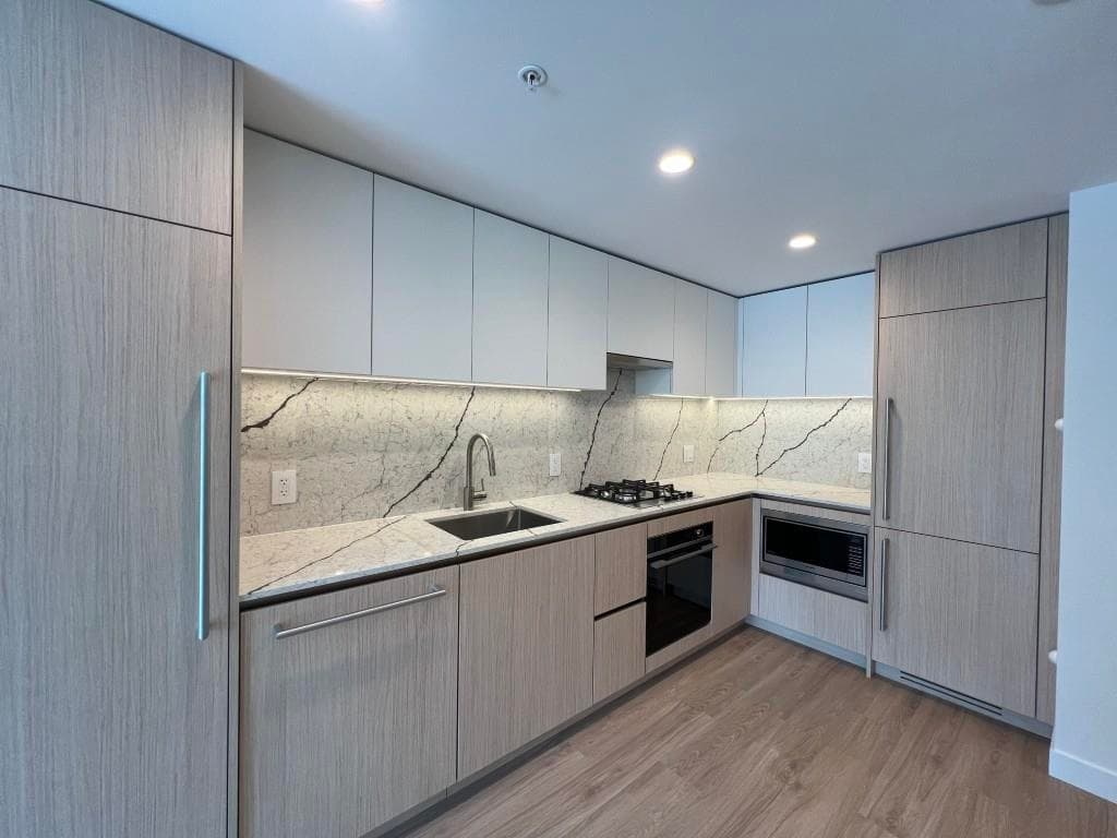 409 - 2135 Springer Avenue, Burnaby, V5B 0C1 — photo 2