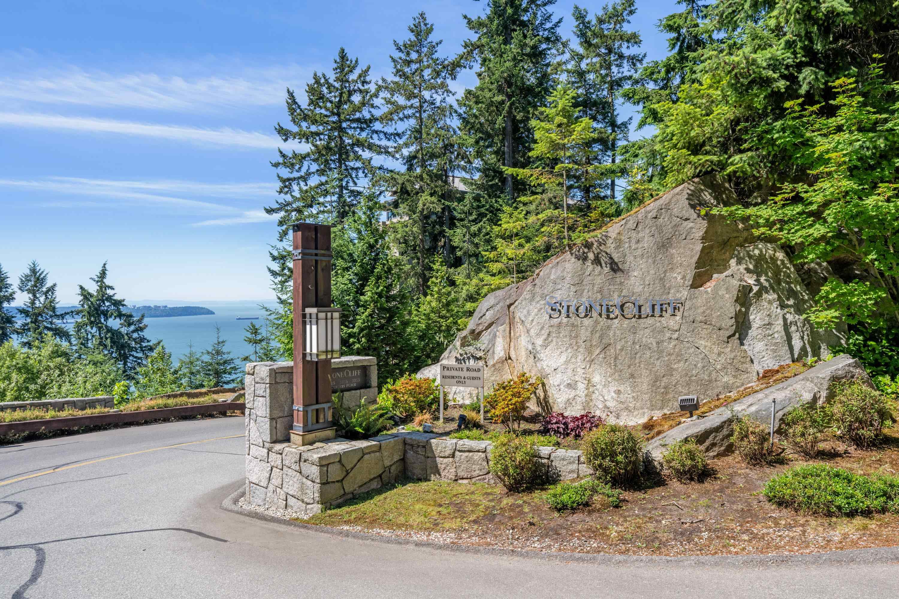 1201 - 3355 Cypress Place, West Vancouver