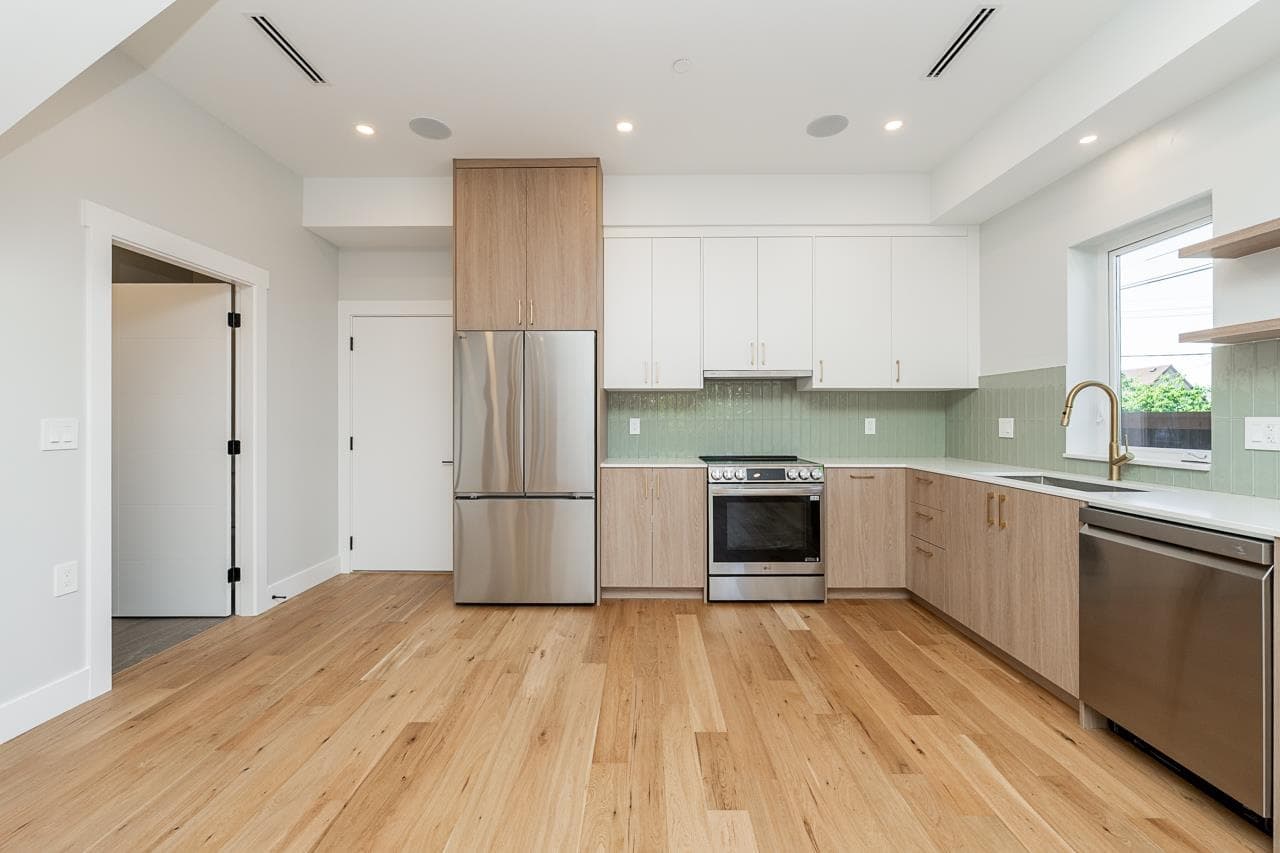 2 - 678 E 22nd Avenue, Vancouver, V5V 1V4 — photo 2