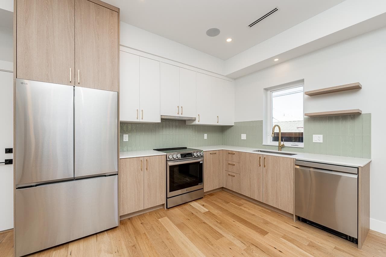 2 - 678 E 22nd Avenue, Vancouver, V5V 1V4 — photo 3