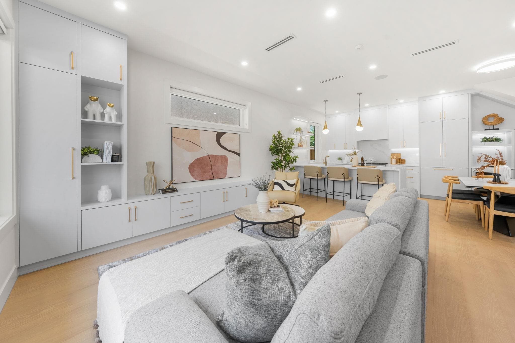 1 - 1582 E 2nd Avenue, Vancouver