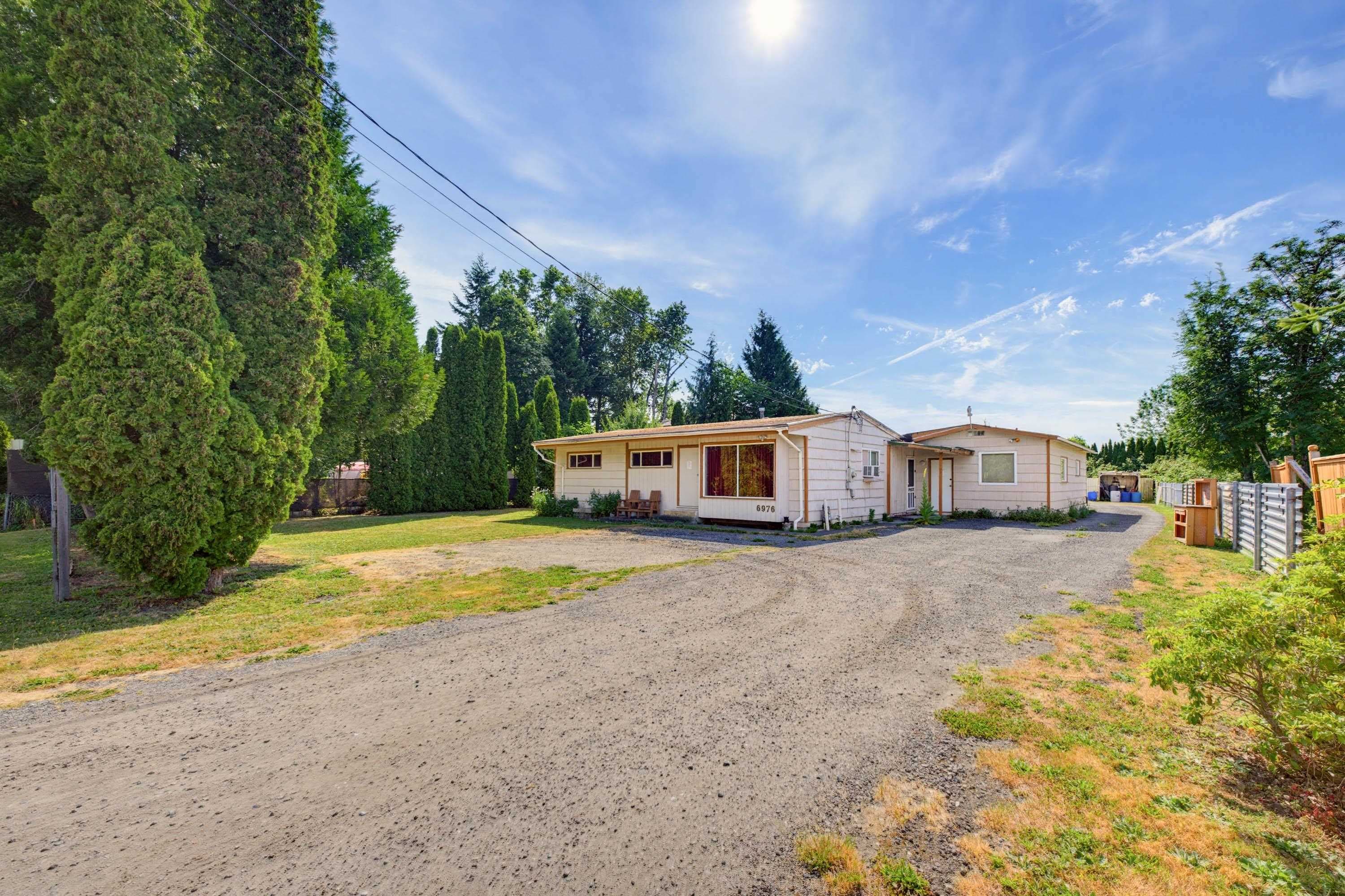 6976 Glover Road, Langley, V2Y 1X9 — photo 2