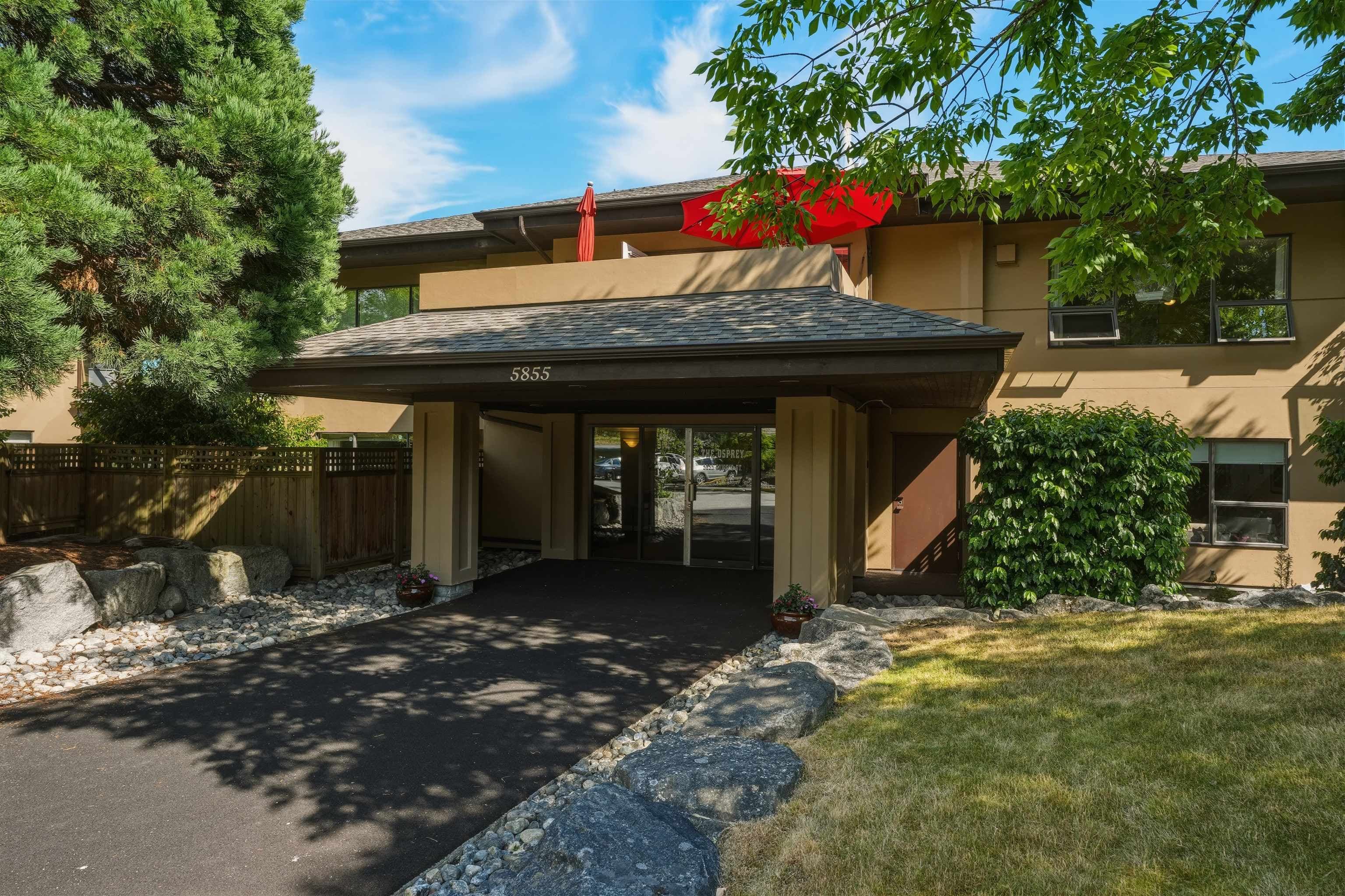 205 - 5855 Cowrie Street, Sechelt