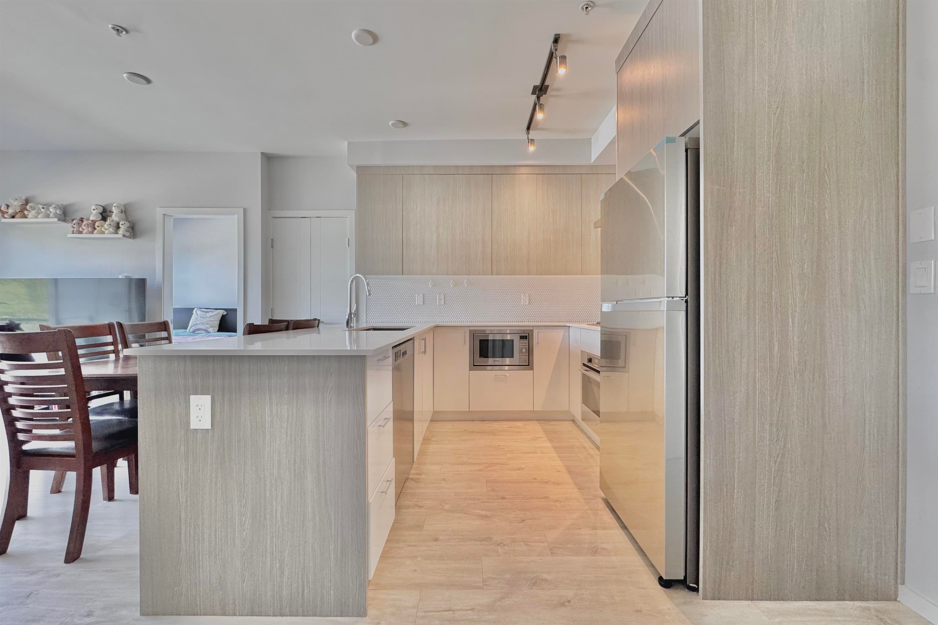 227 - 6283 Kingsway, Burnaby, V5J 0H3 — photo 5