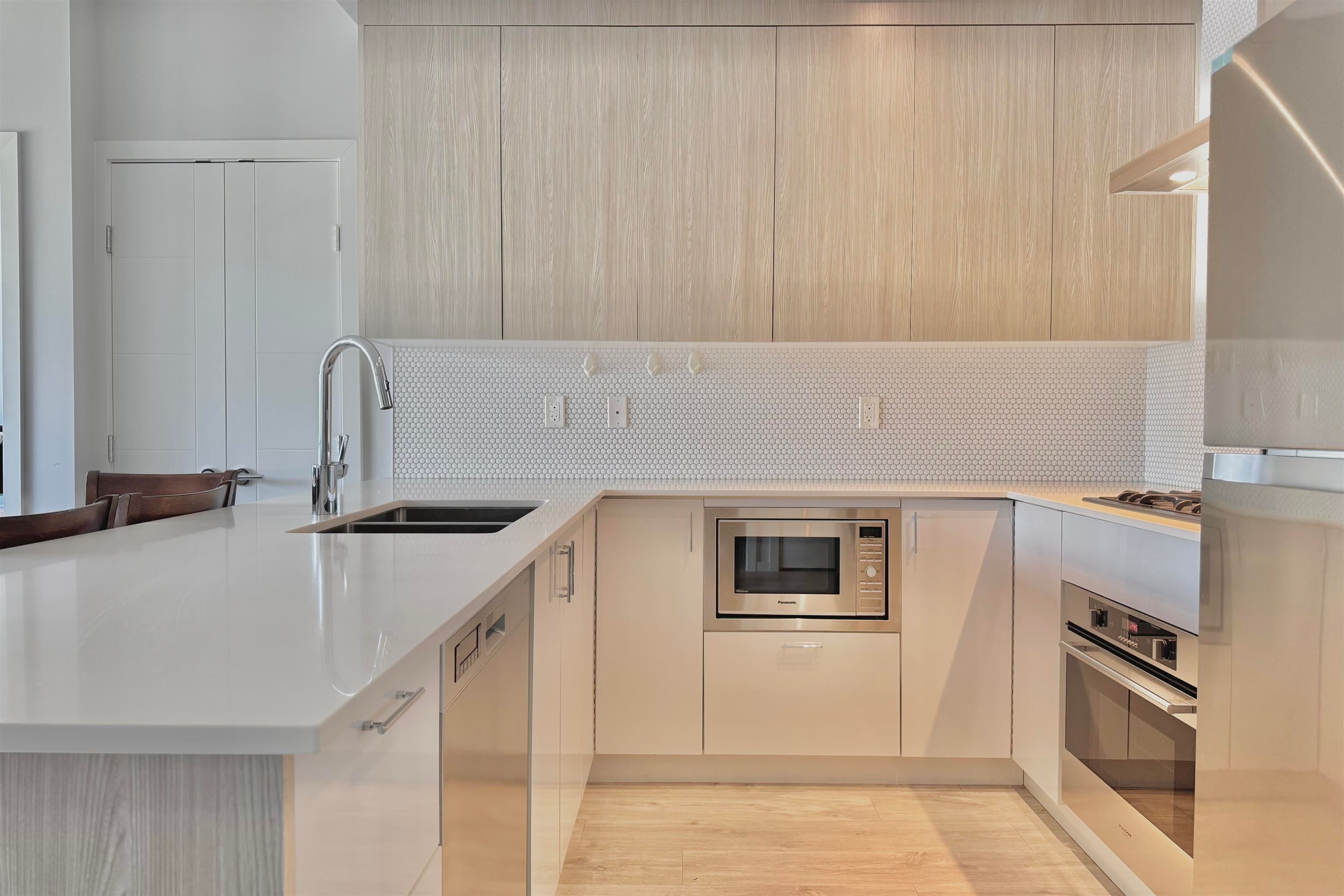 227 - 6283 Kingsway, Burnaby, V5J 0H3 — photo 4
