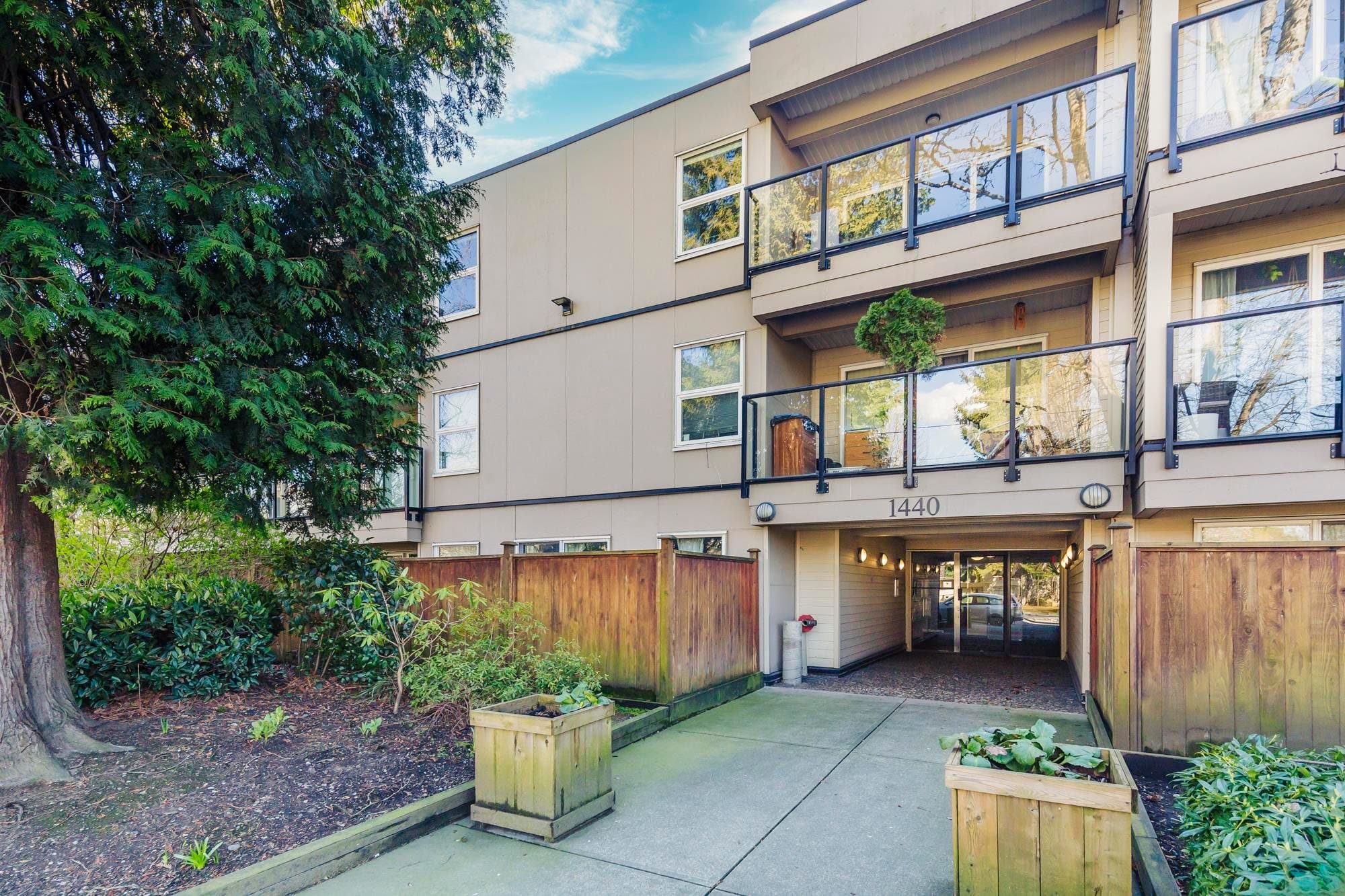 115 - 1440 E Broadway Street, Vancouver