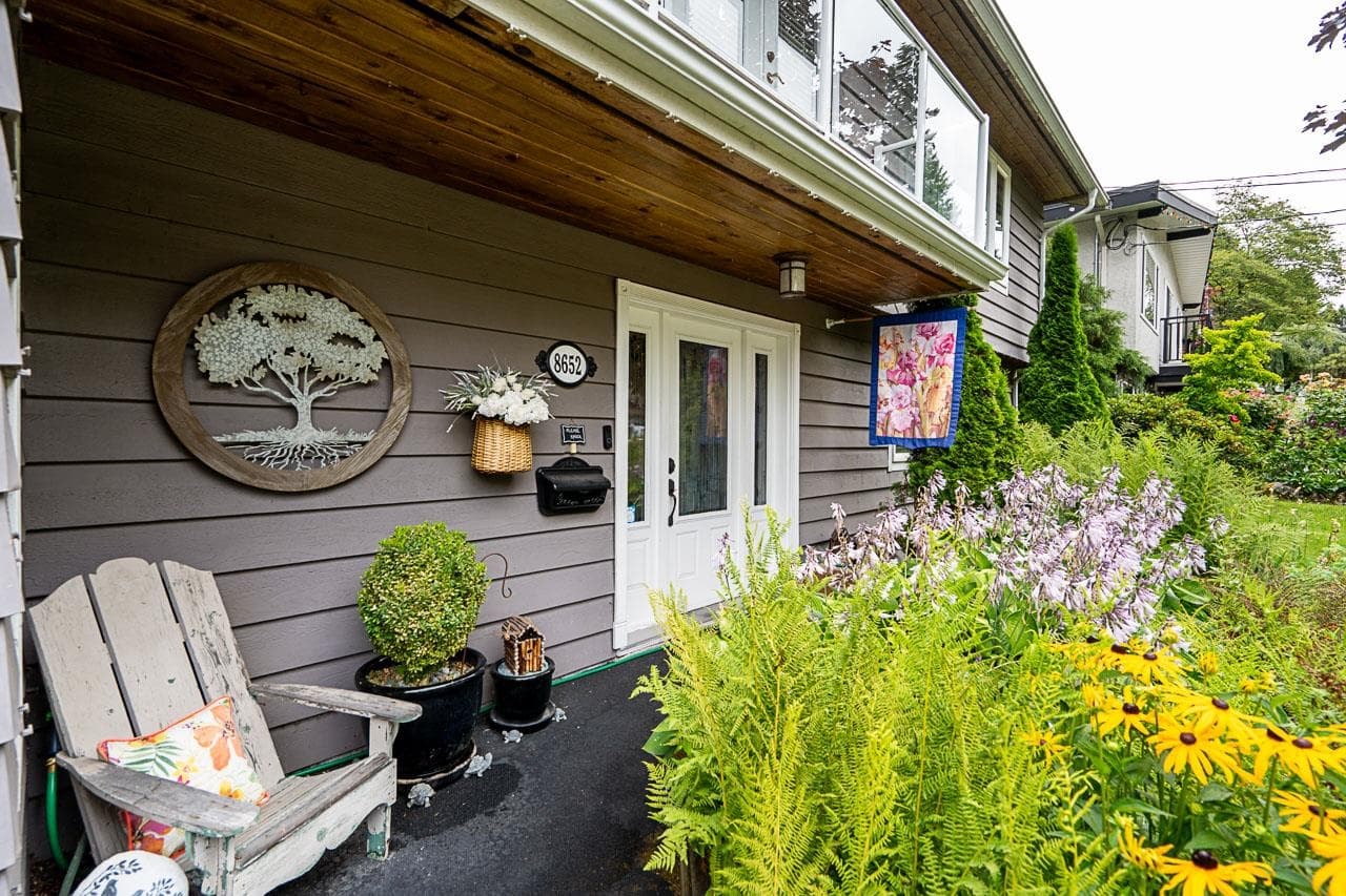 8652 Sunbury Place, Delta, V4C 3Y7 — photo 3