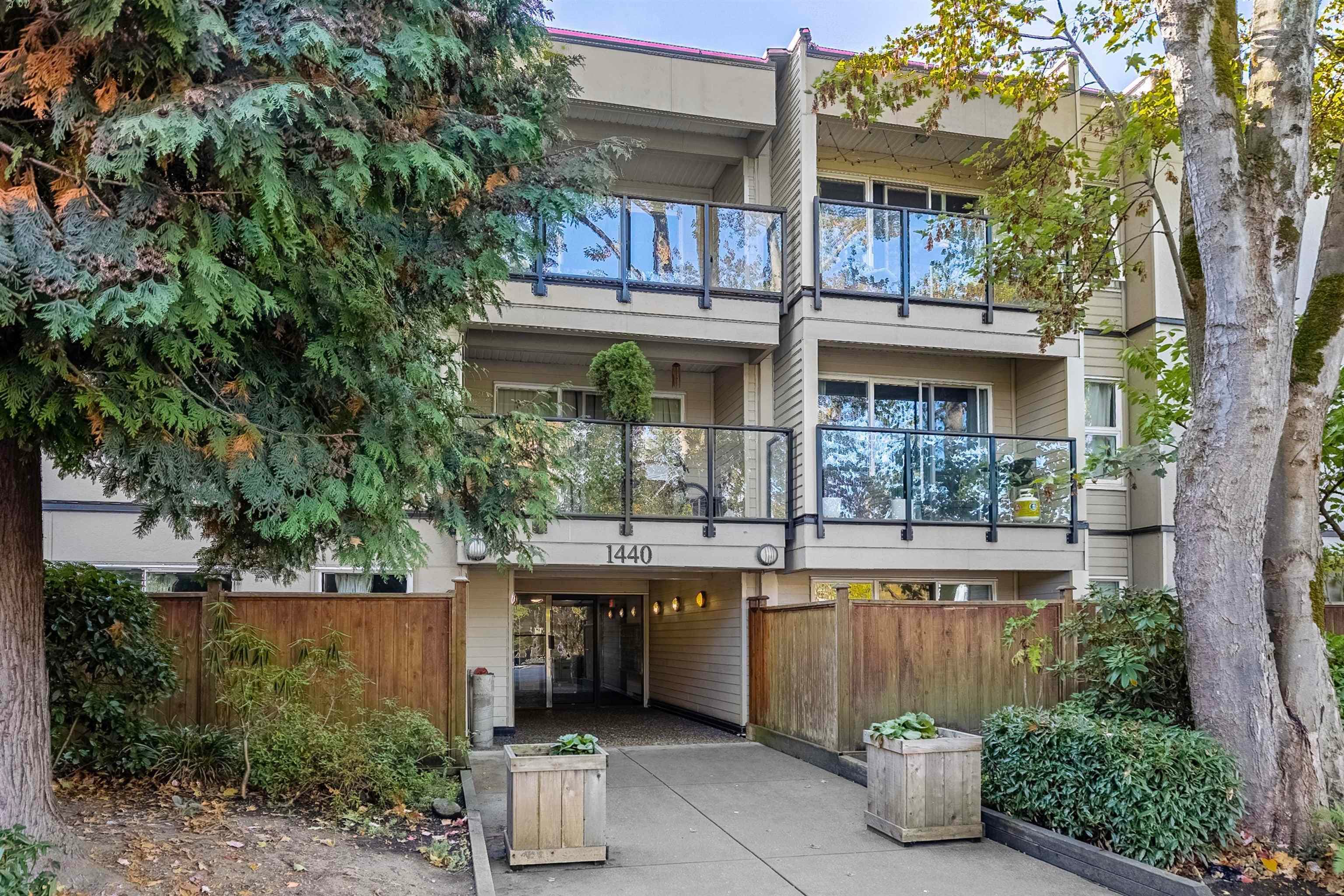 211 - 1440 E Broadway, Vancouver