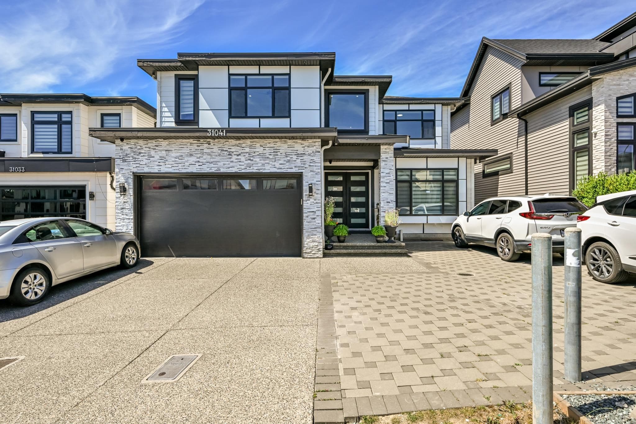31041 N Deertrail Drive, Abbotsford, V2T 5J7 — photo 1