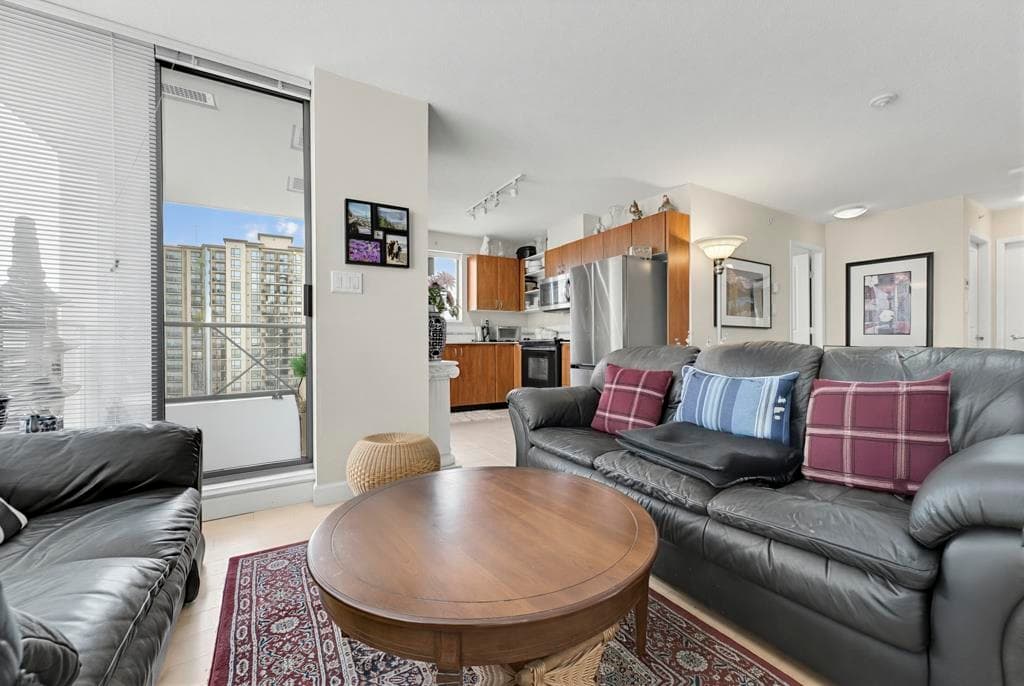 1604 - 850 Royal Avenue, New Westminster, V3M 1A6 — photo 4