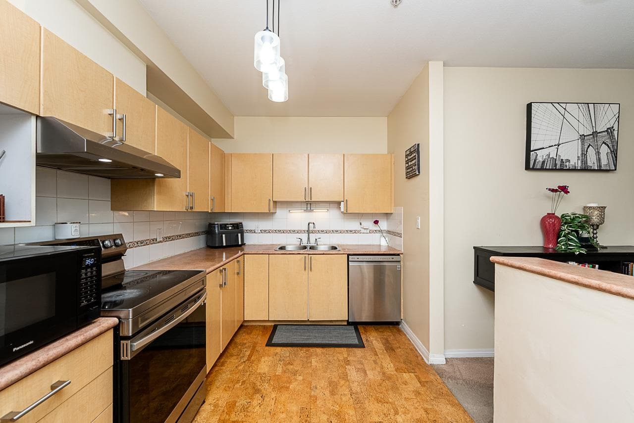 202 - 83 Star Crescent, New Westminster, V3M 6X8 — photo 5