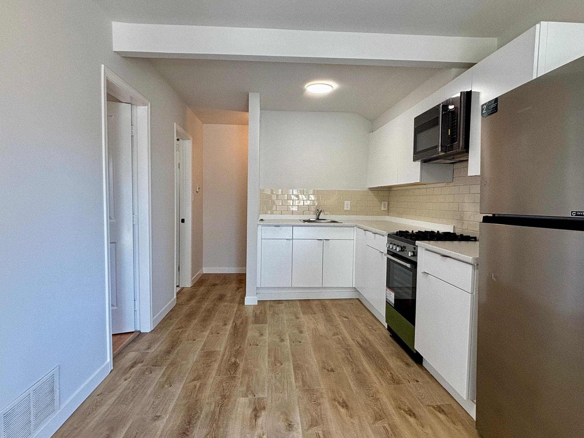 Front - 217 Lebleu Street, Coquitlam, V3K 4L7 — photo 5