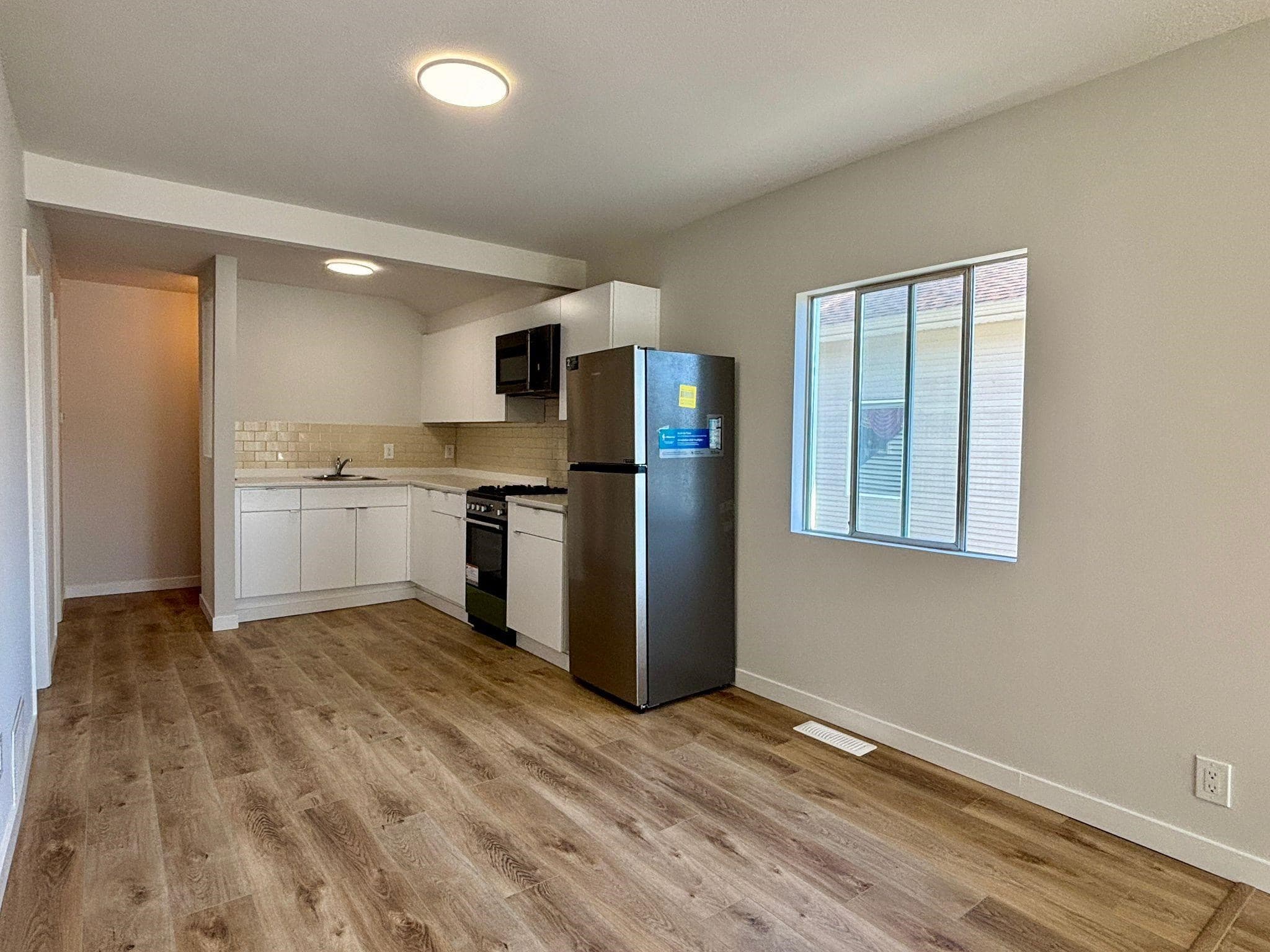 Front - 217 Lebleu Street, Coquitlam, V3K 4L7 — photo 4