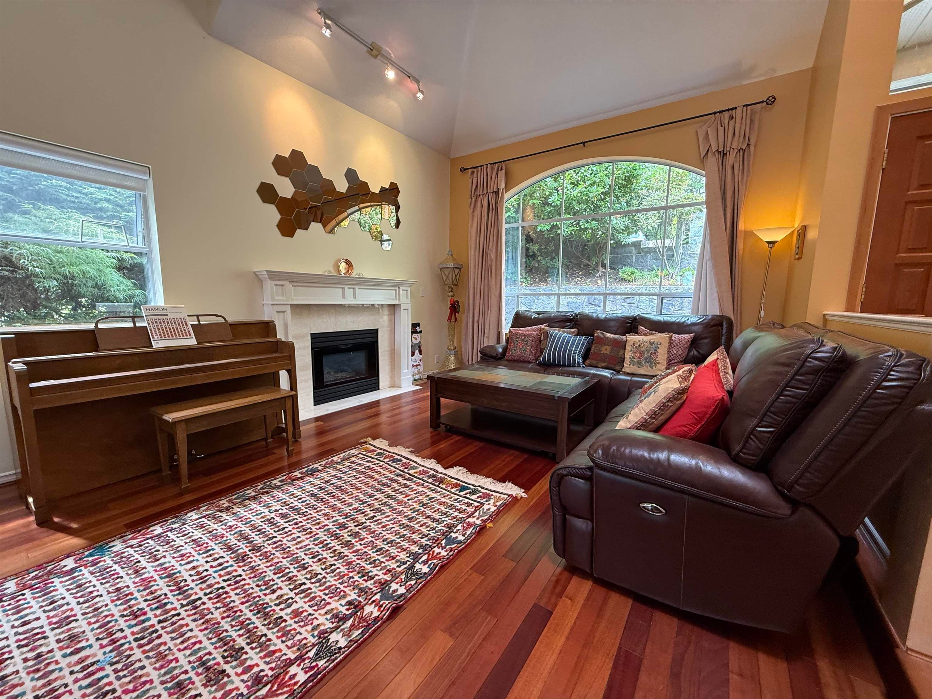 3938 Braemar Place, North Vancouver, V7N 4M8 — photo 4