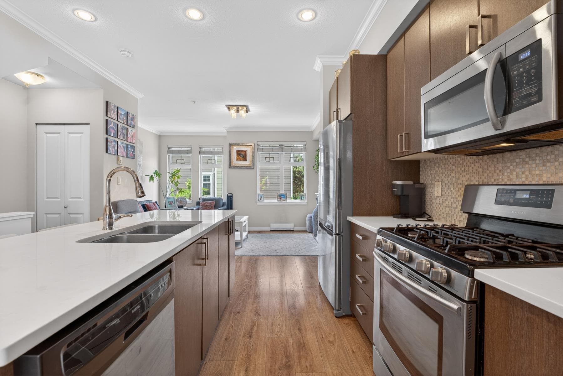 14 - 1111 Ewen Avenue, New Westminster