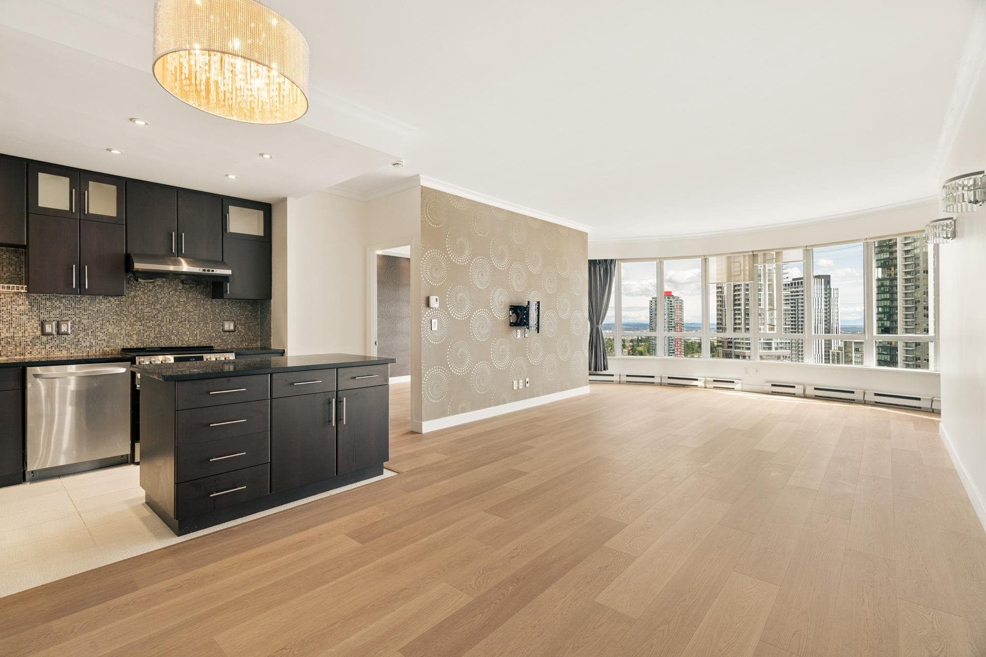 2205 - 6220 Mckay Avenue, Burnaby, V5H 4M8 — photo 2