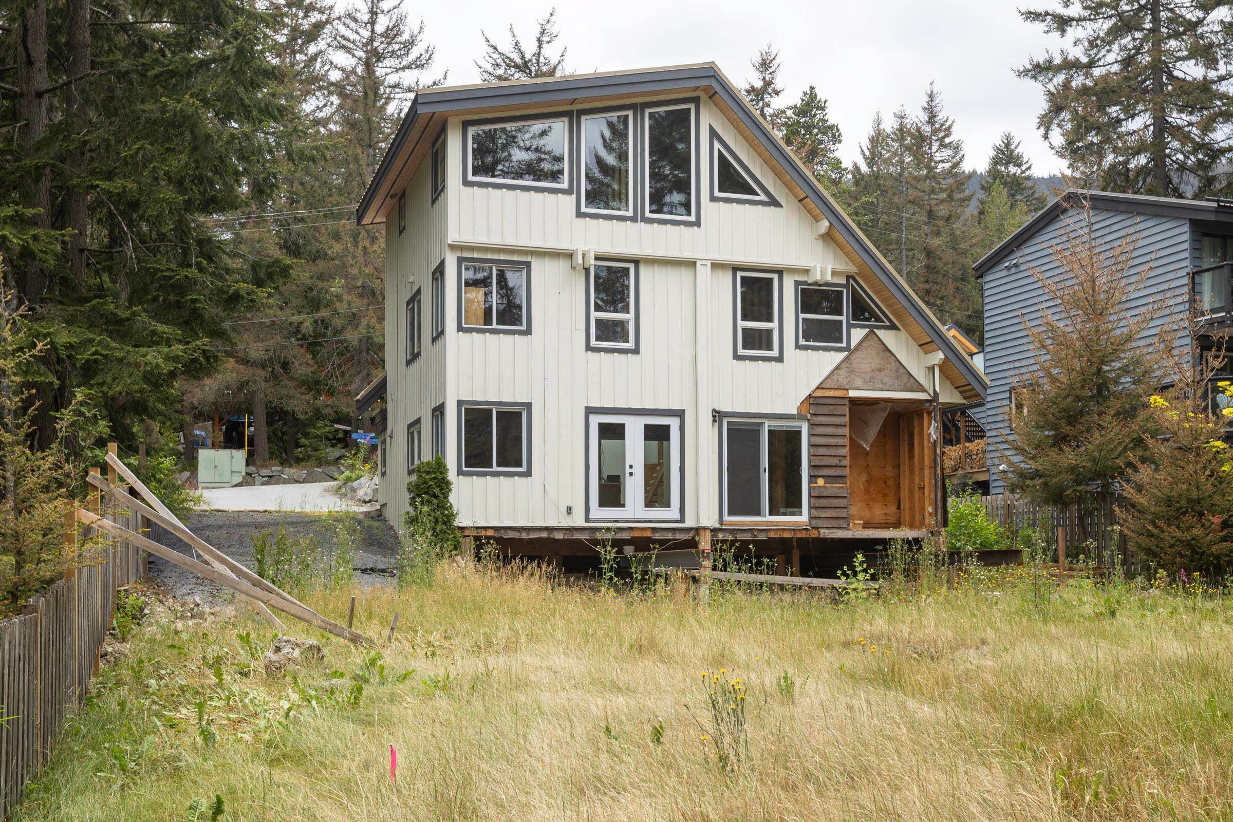9199 Emerald Drive, Whistler, V8E 0G5 — photo 2