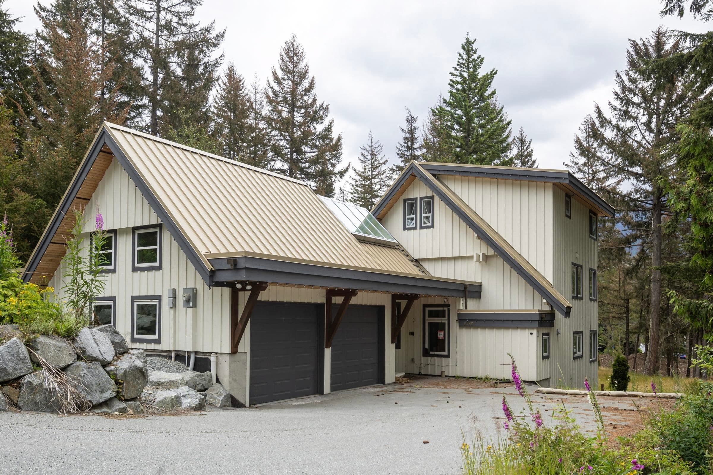 9199 Emerald Drive, Whistler