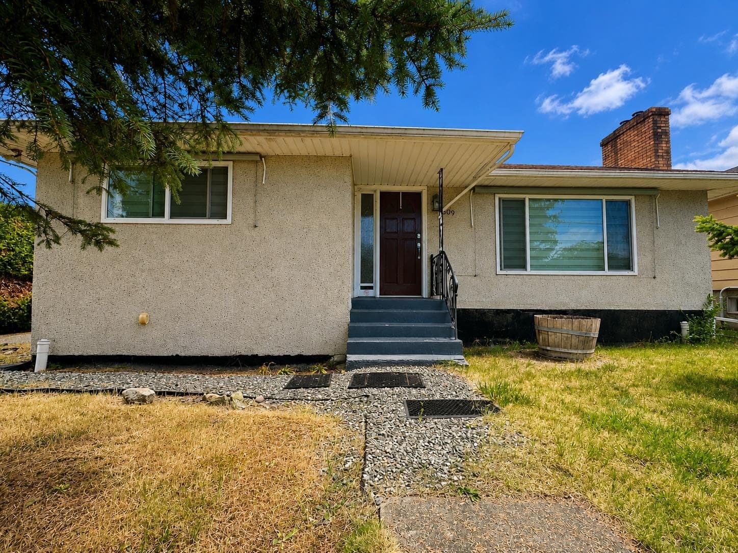 1309 Edinburgh Street, New Westminster