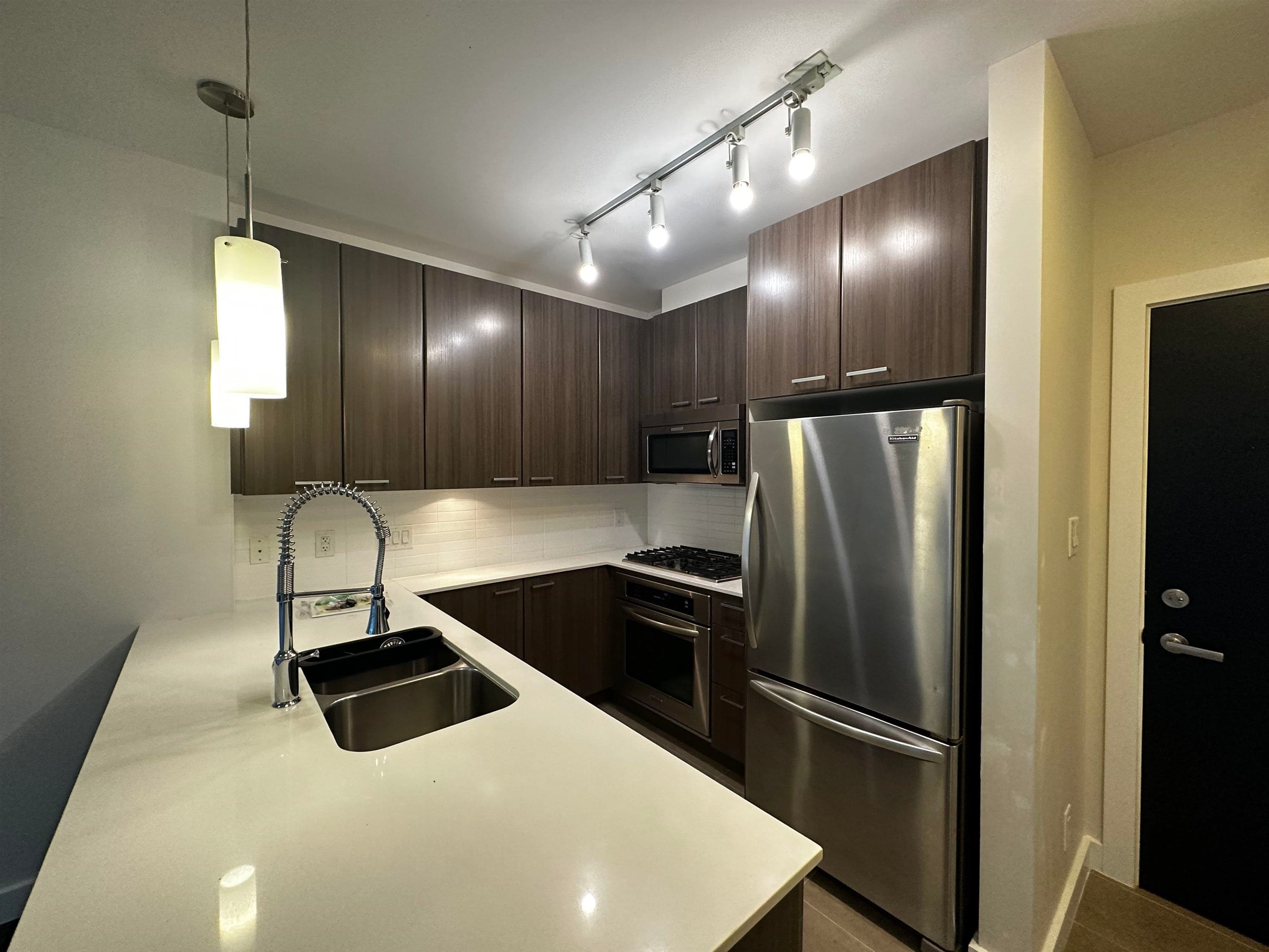 1103 - 2955 Atlantic Avenue, Coquitlam, V3B 0B9 — photo 1