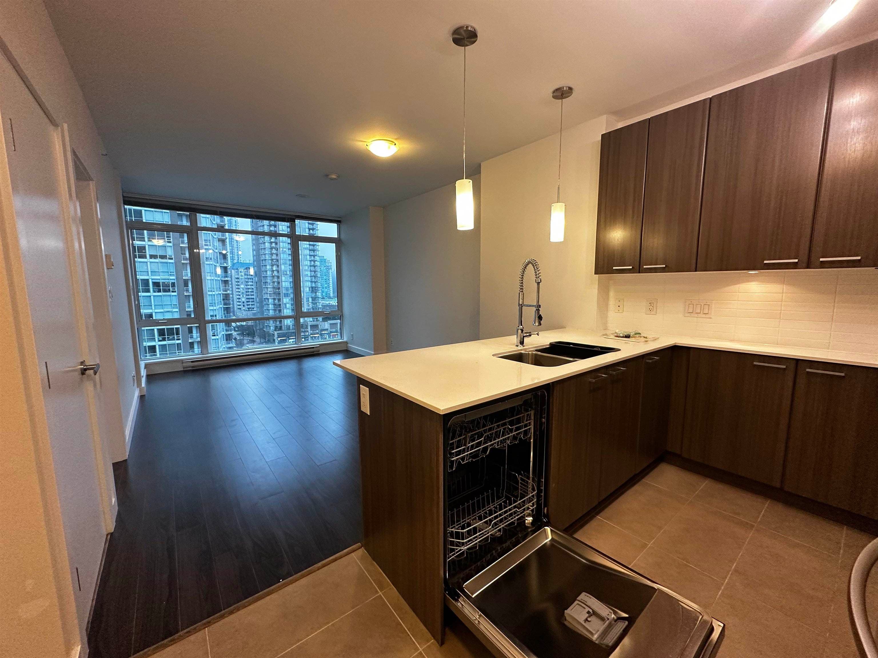 1103 - 2955 Atlantic Avenue, Coquitlam, V3B 0B9 — photo 5