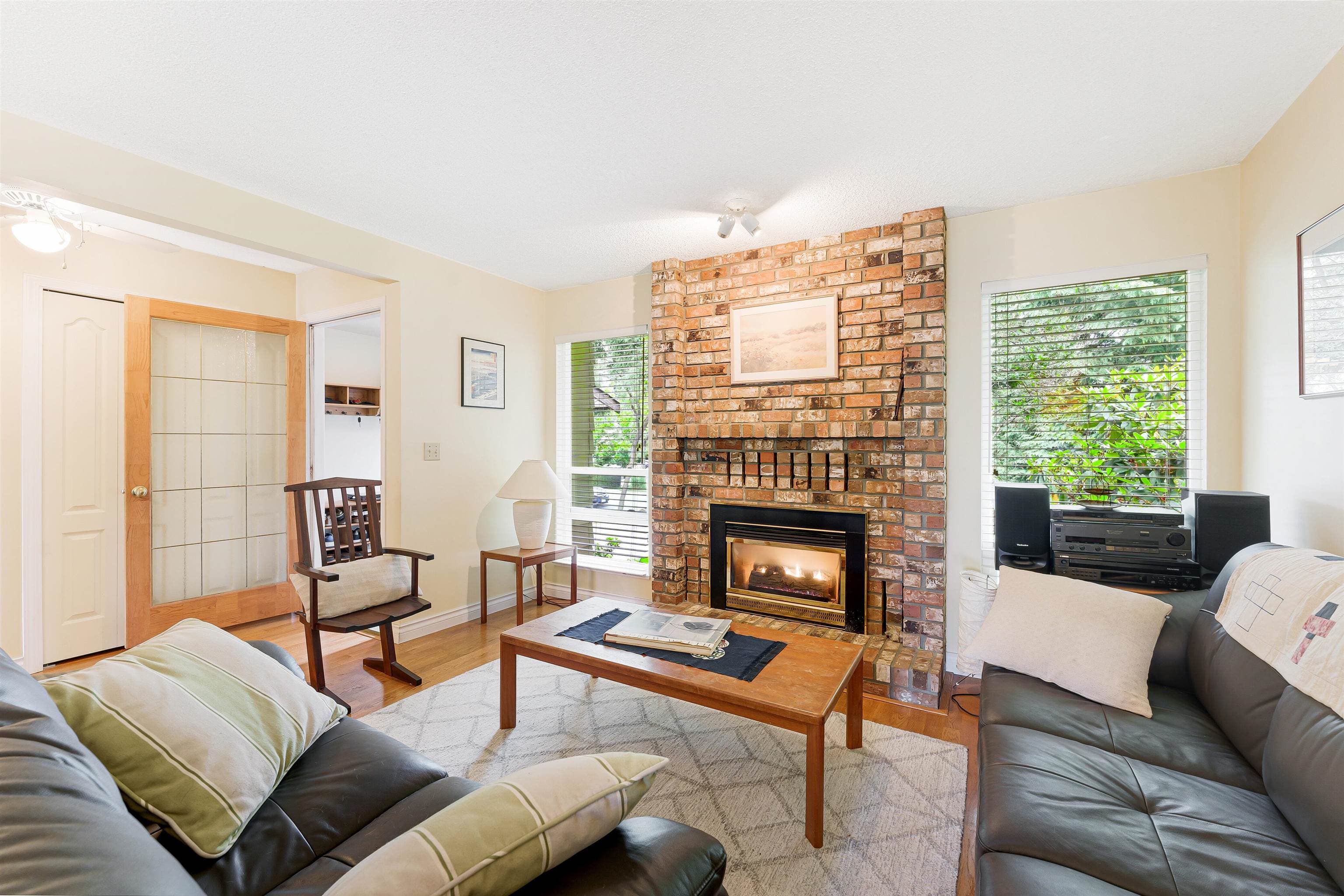 2215 153a Street, Surrey, V4A 4R4 — photo 1