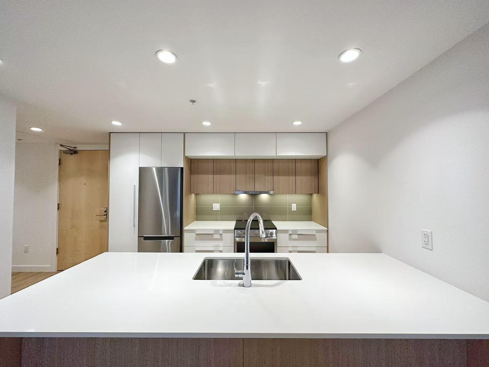 4xx - 9888 University Crescent, Burnaby